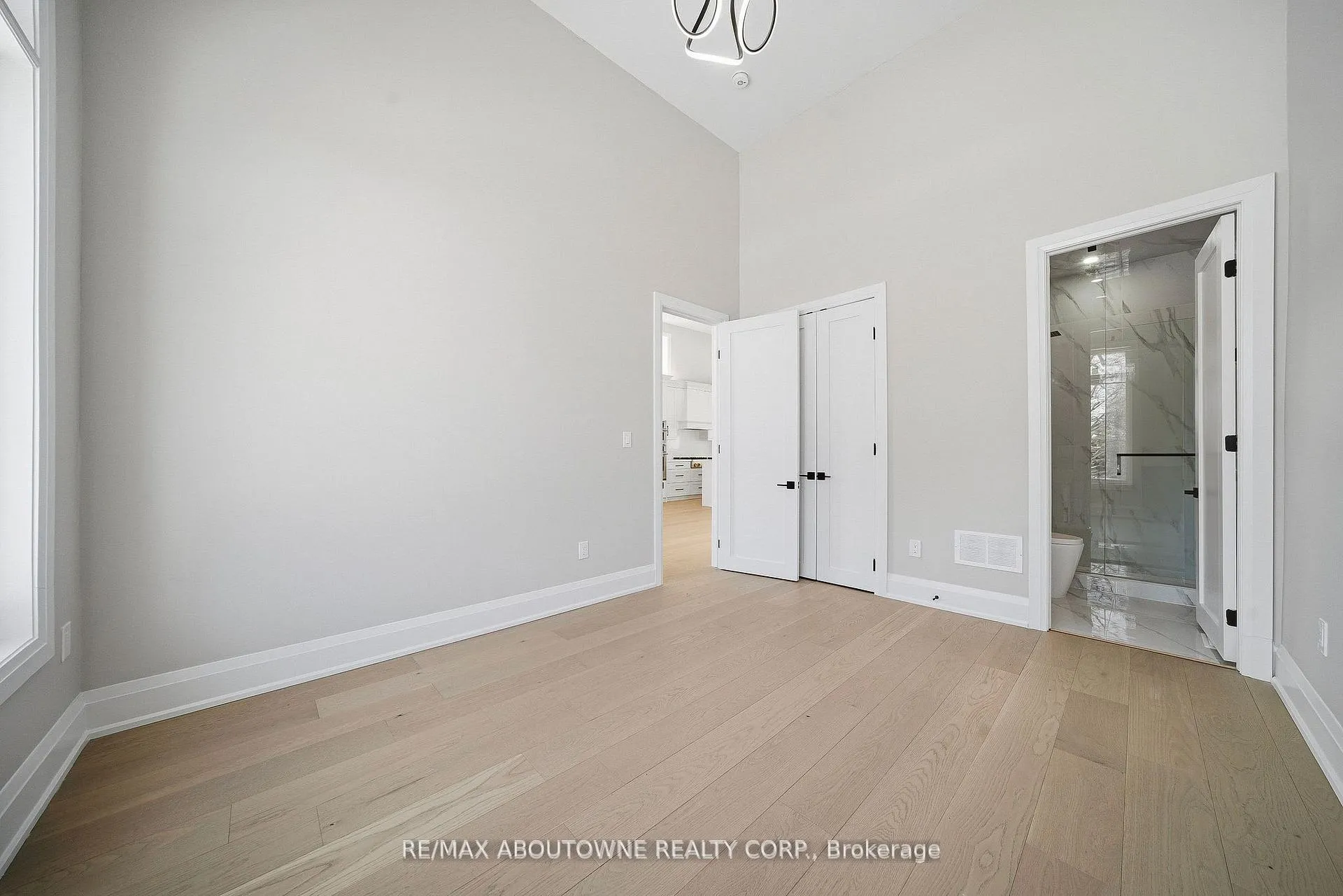 Photo 6 of 2091 Bridge Road, Oakville, West — HOMEH