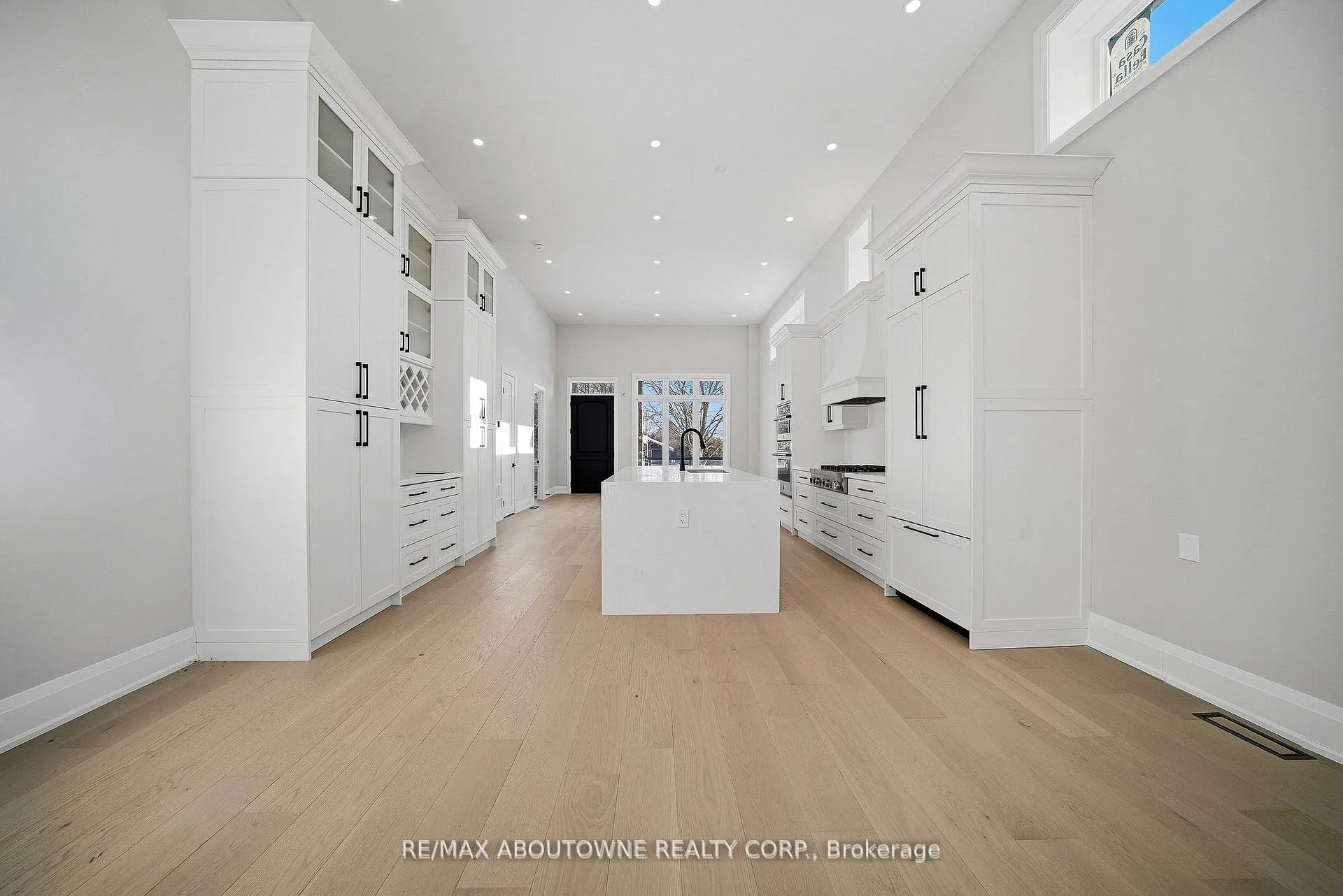 Photo 13 of 2091 Bridge Road, Oakville, West — HOMEH
