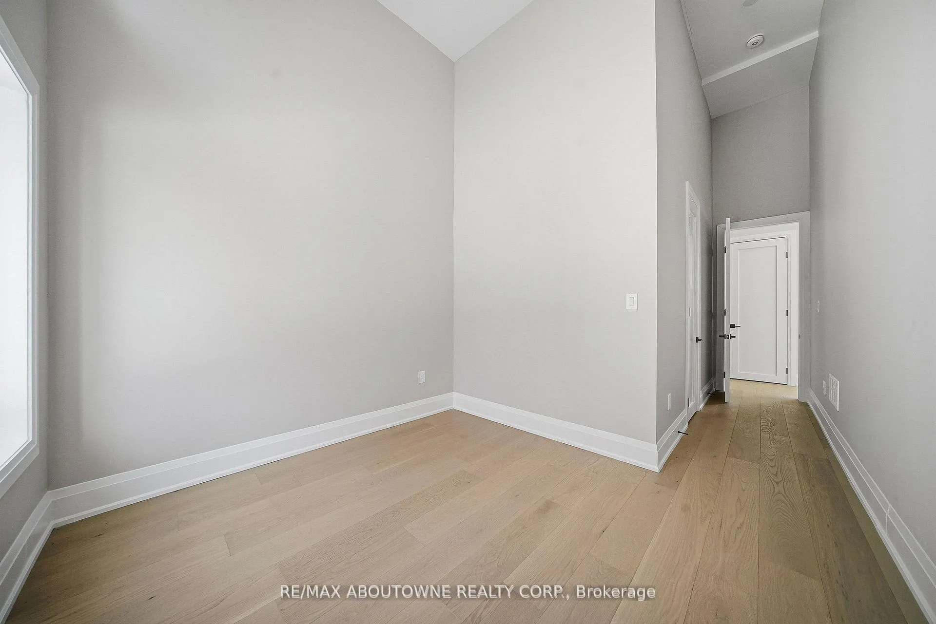 Photo 16 of 2091 Bridge Road, Oakville, West — HOMEH