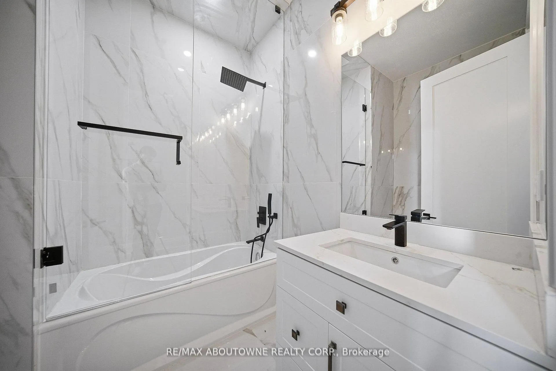 Photo 18 of 2091 Bridge Road, Oakville, West — HOMEH