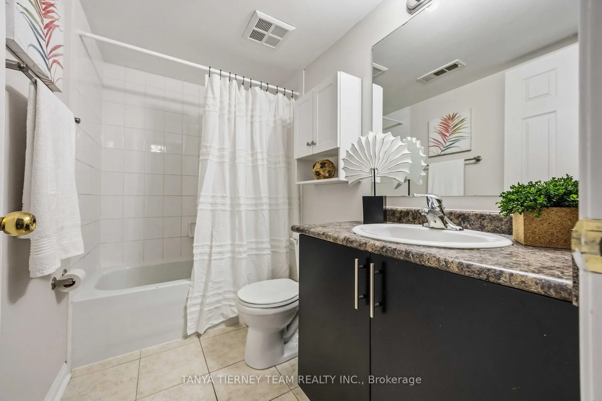 Photo 27 of Unit 3, 48 Petra Way, Whitby, Pringle Creek — HOMEH