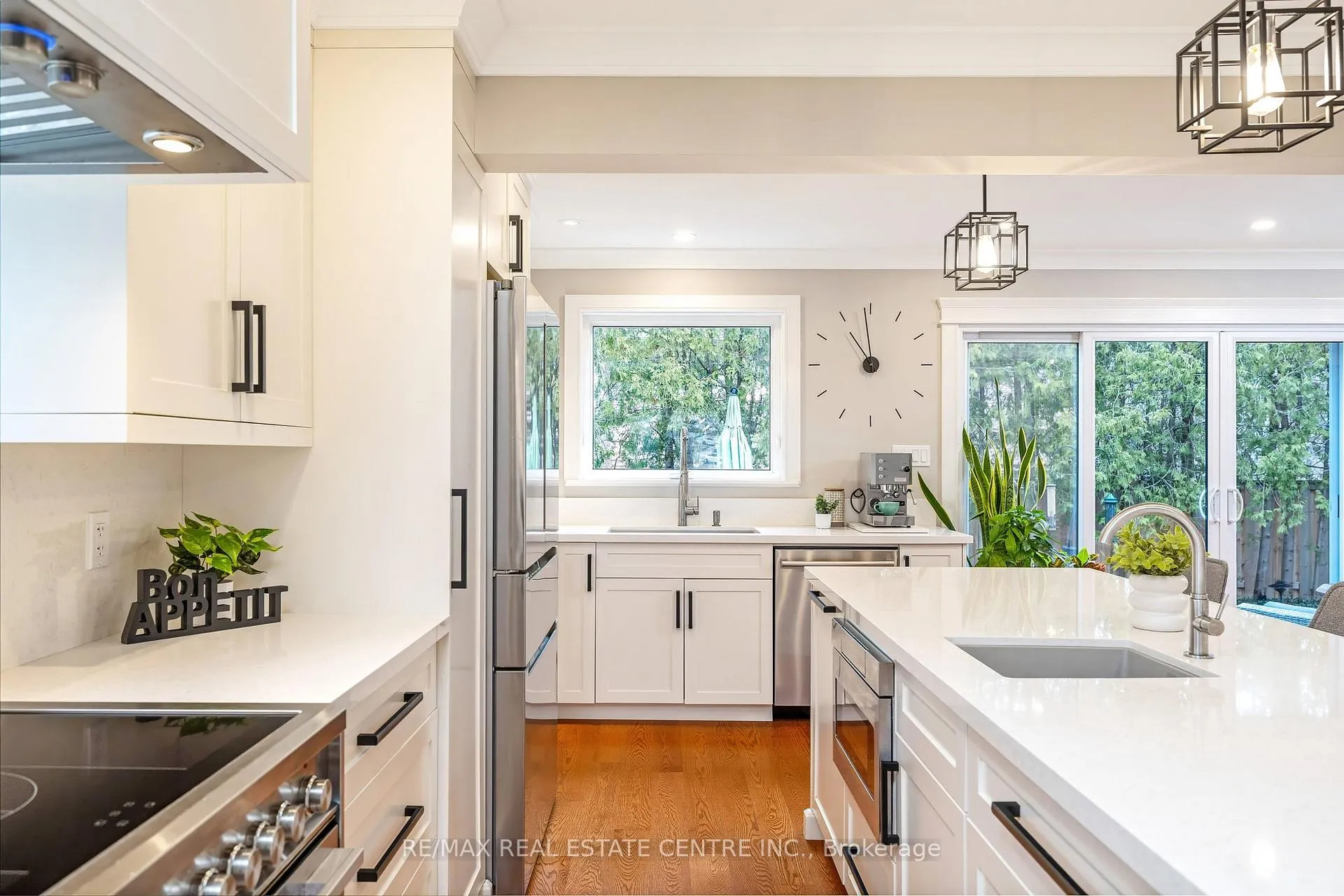 Photo 7 of 517 Farmstead Drive, Milton, Bronte Meadows — HOMEH