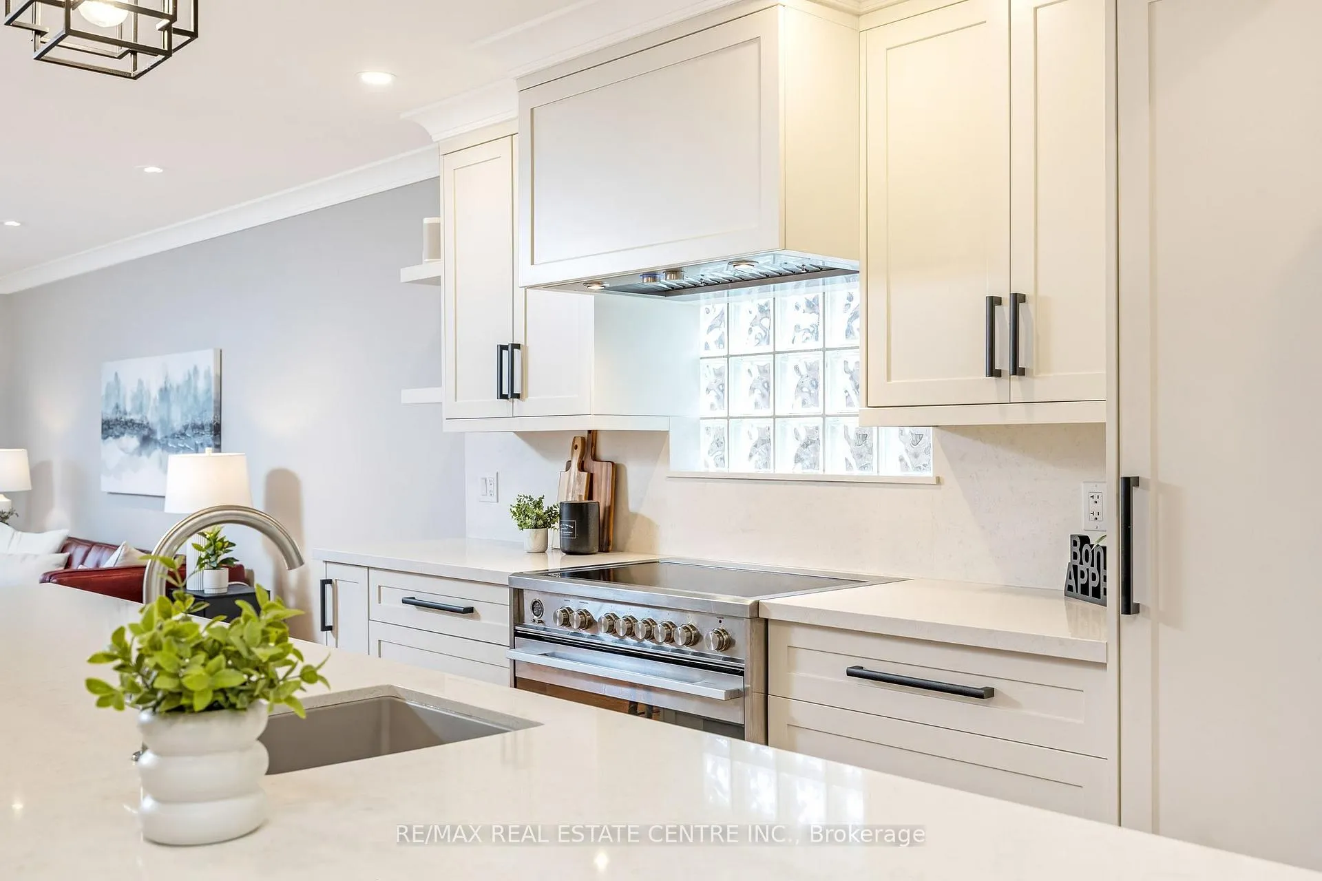Photo 9 of 517 Farmstead Drive, Milton, Bronte Meadows — HOMEH