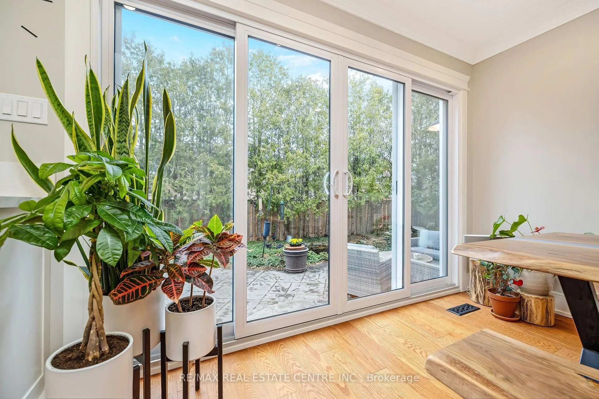 Photo 14 of 517 Farmstead Drive, Milton, Bronte Meadows — HOMEH