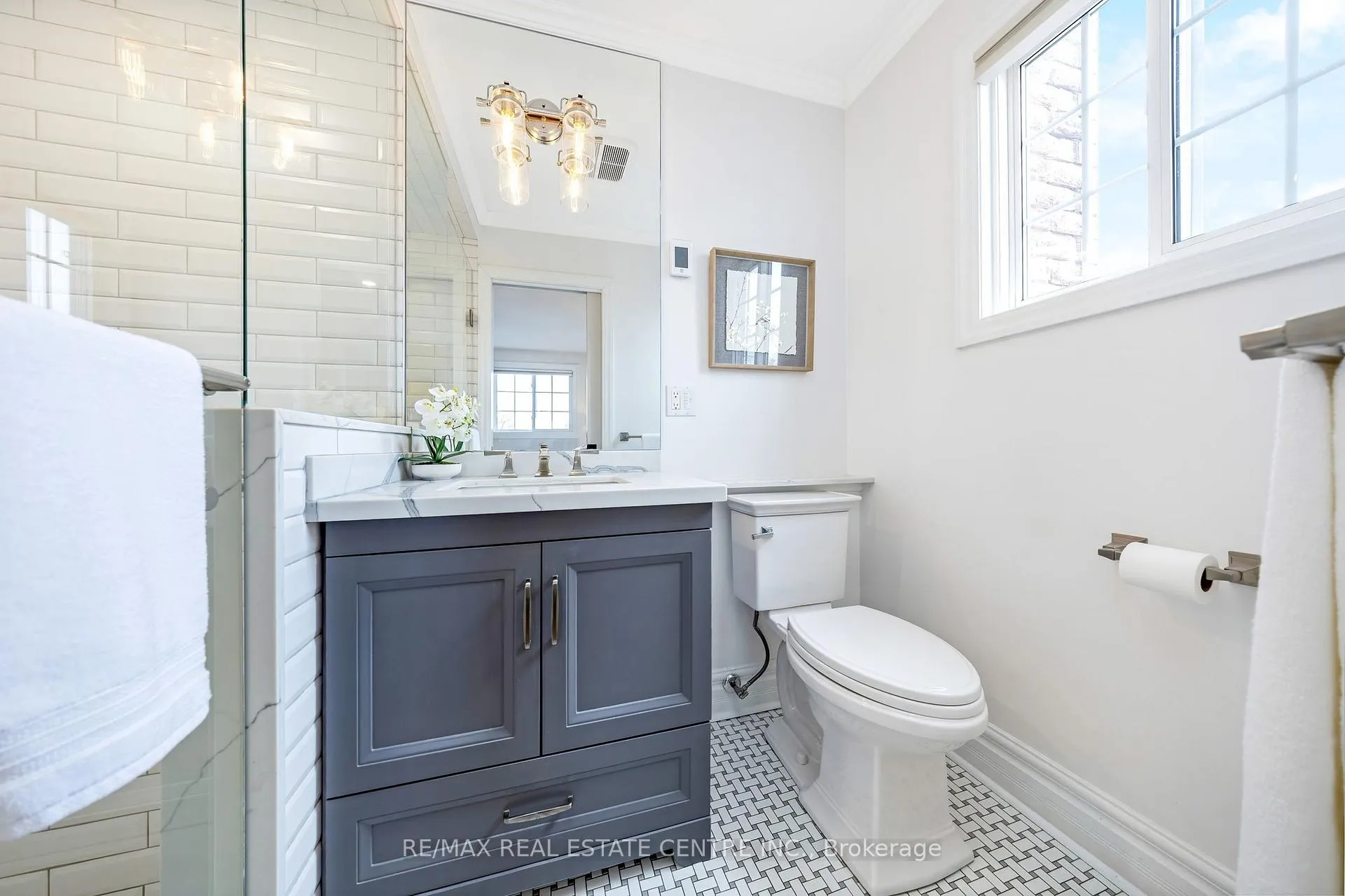 Photo 23 of 517 Farmstead Drive, Milton, Bronte Meadows — HOMEH