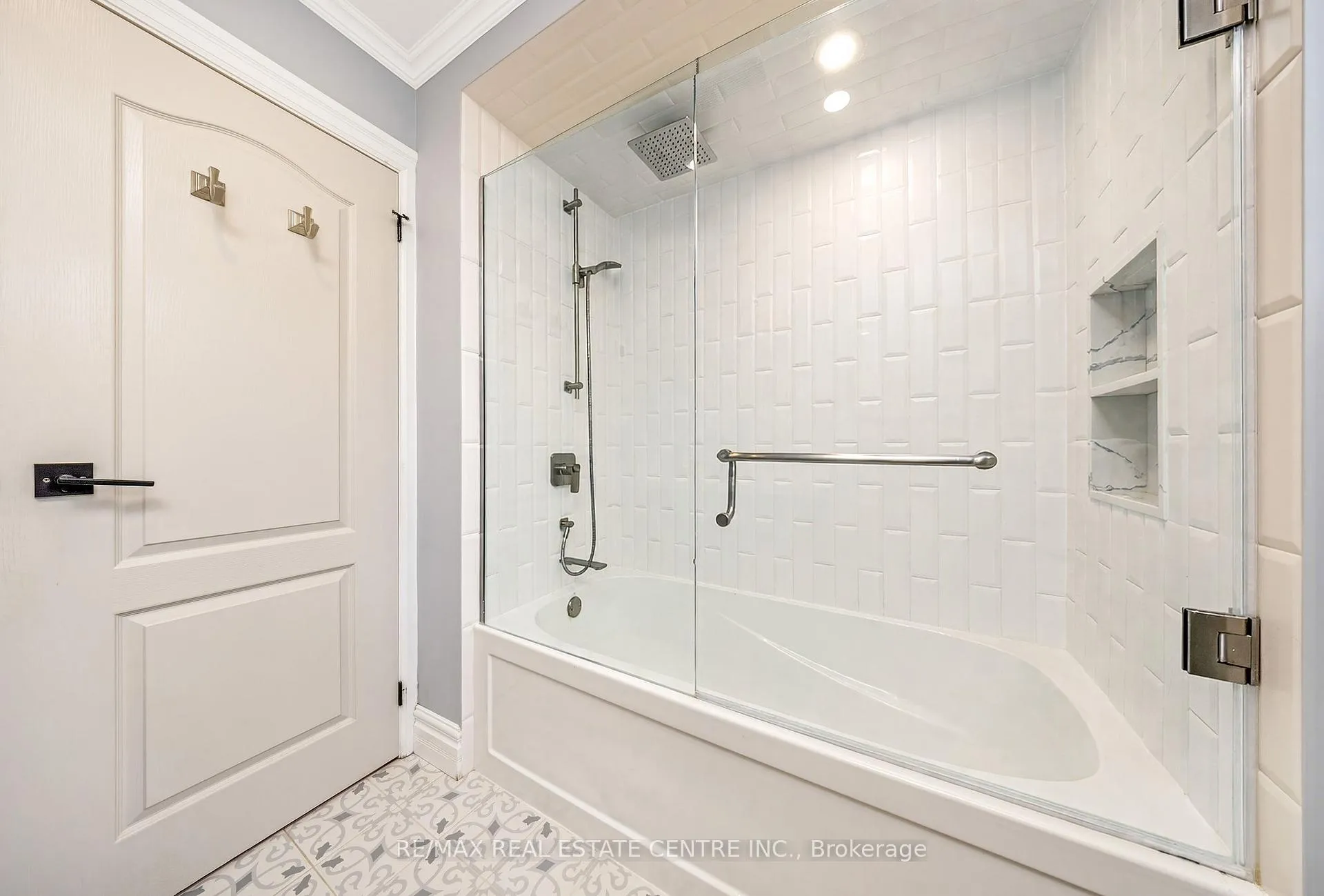 Photo 29 of 517 Farmstead Drive, Milton, Bronte Meadows — HOMEH
