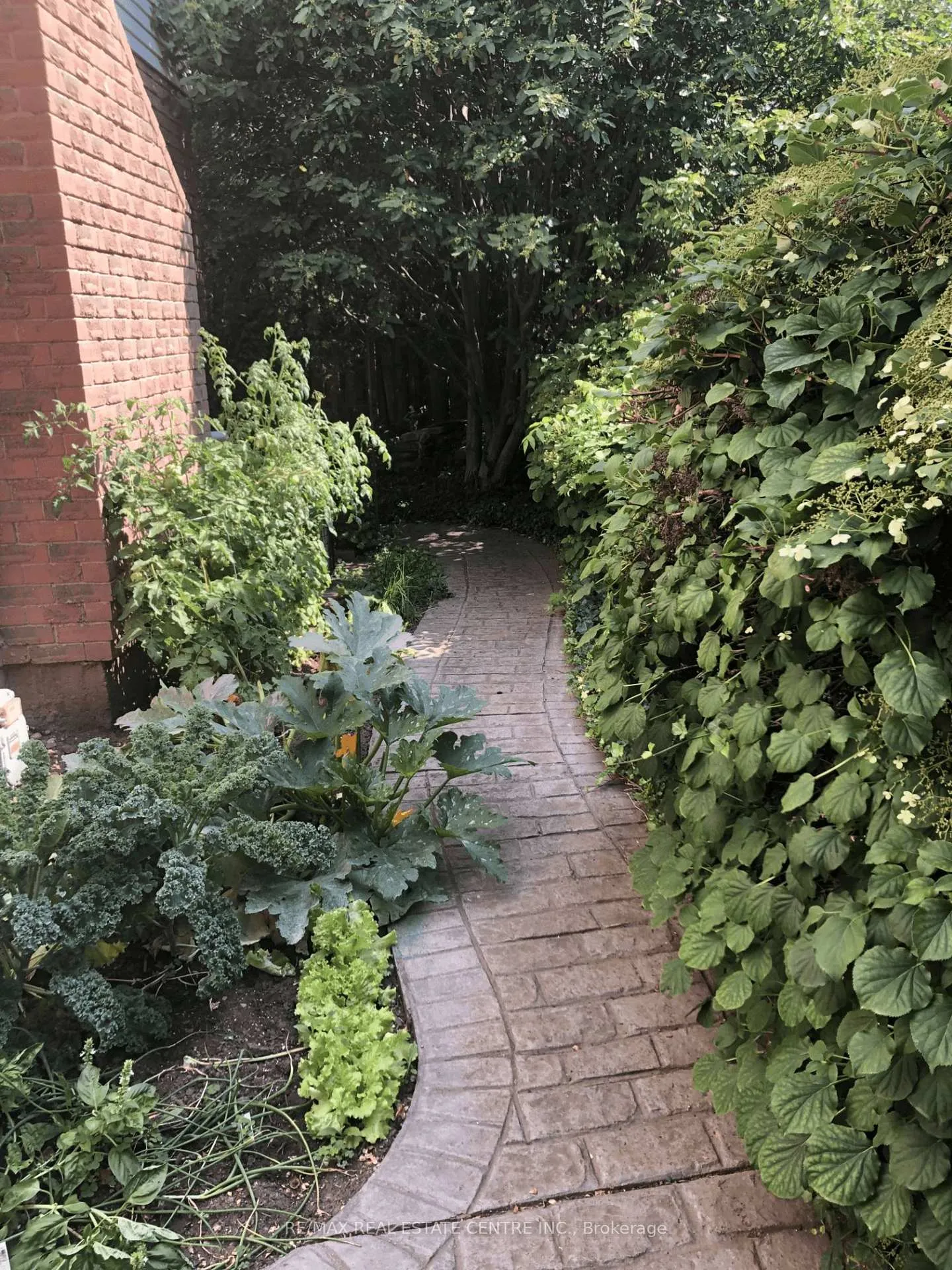 Photo 38 of 517 Farmstead Drive, Milton, Bronte Meadows — HOMEH