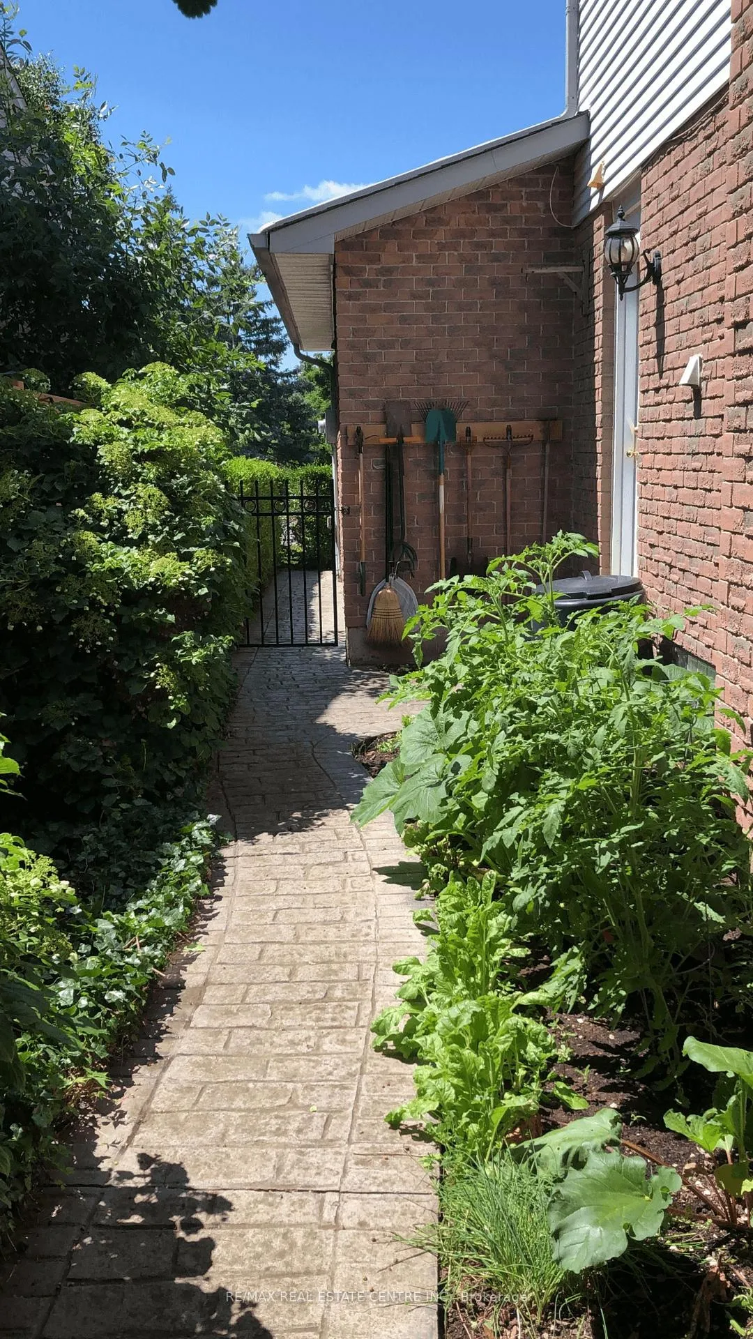 Photo 45 of 517 Farmstead Drive, Milton, Bronte Meadows — HOMEH