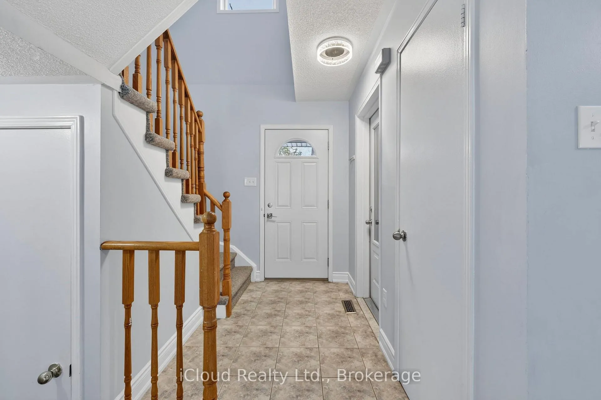 Photo 5 of 152 Pickett Crescent, Barrie, Painswick North — HOMEH