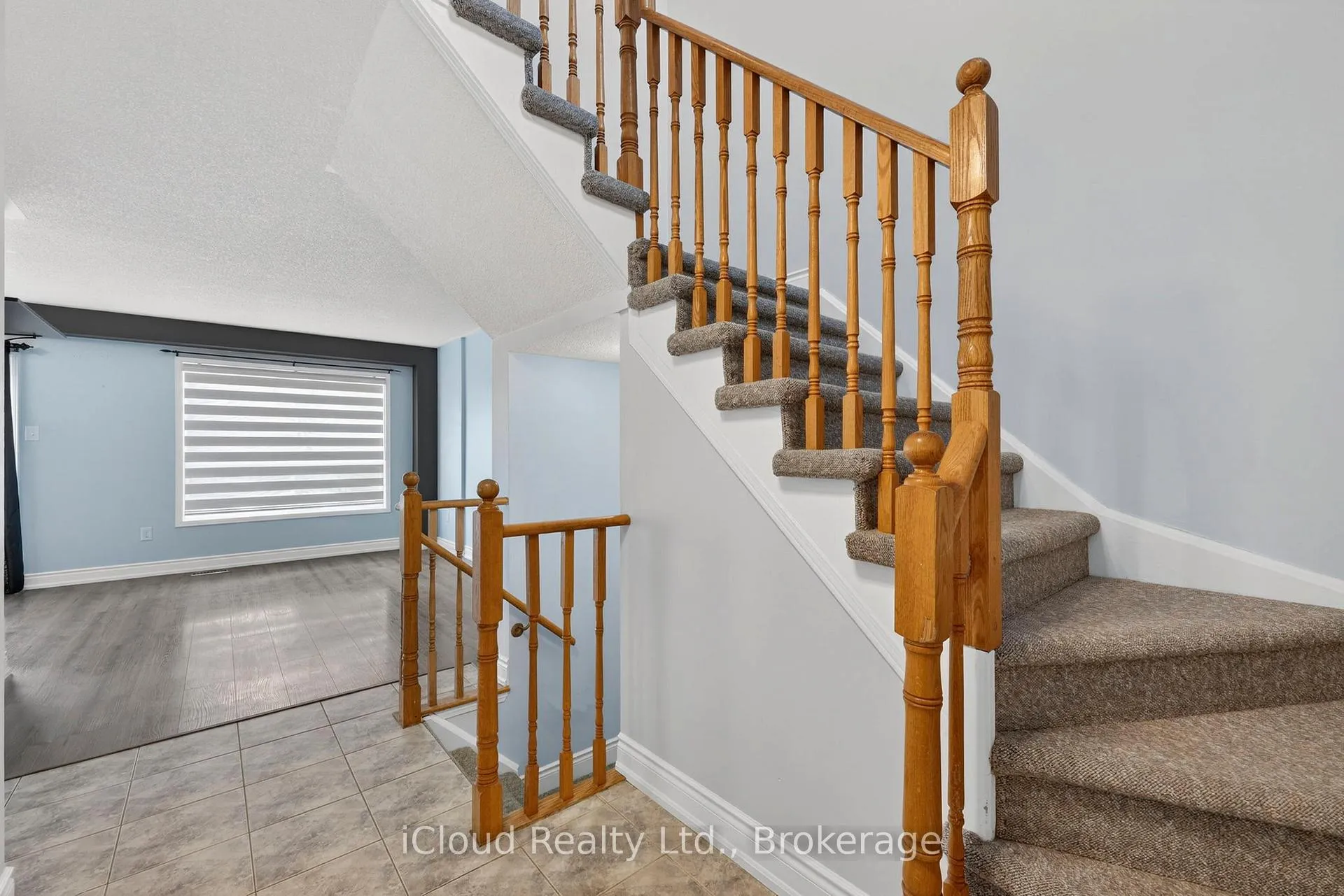 Photo 6 of 152 Pickett Crescent, Barrie, Painswick North — HOMEH