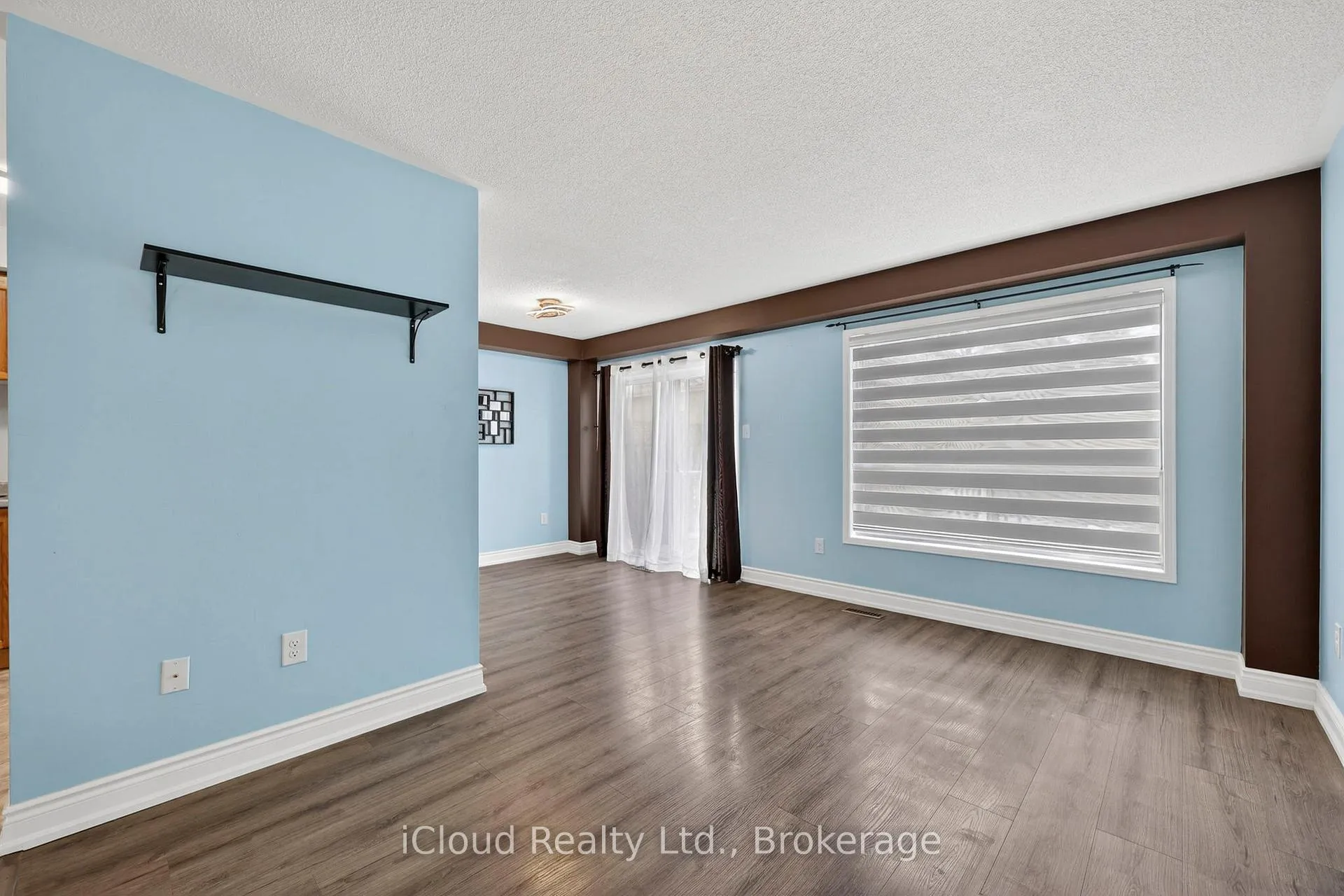 Photo 7 of 152 Pickett Crescent, Barrie, Painswick North — HOMEH