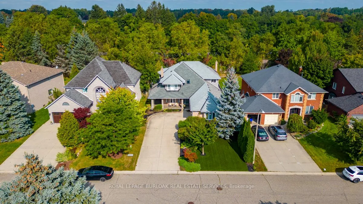Photo 3 of 117 Miller Drive, Hamilton, Ancaster — HOMEH