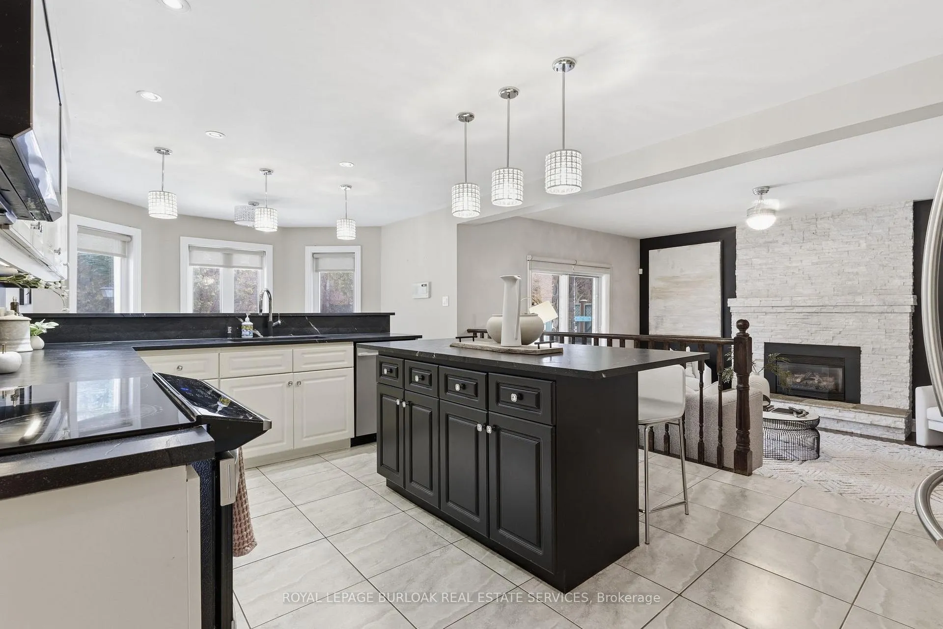 Photo 6 of 117 Miller Drive, Hamilton, Ancaster — HOMEH