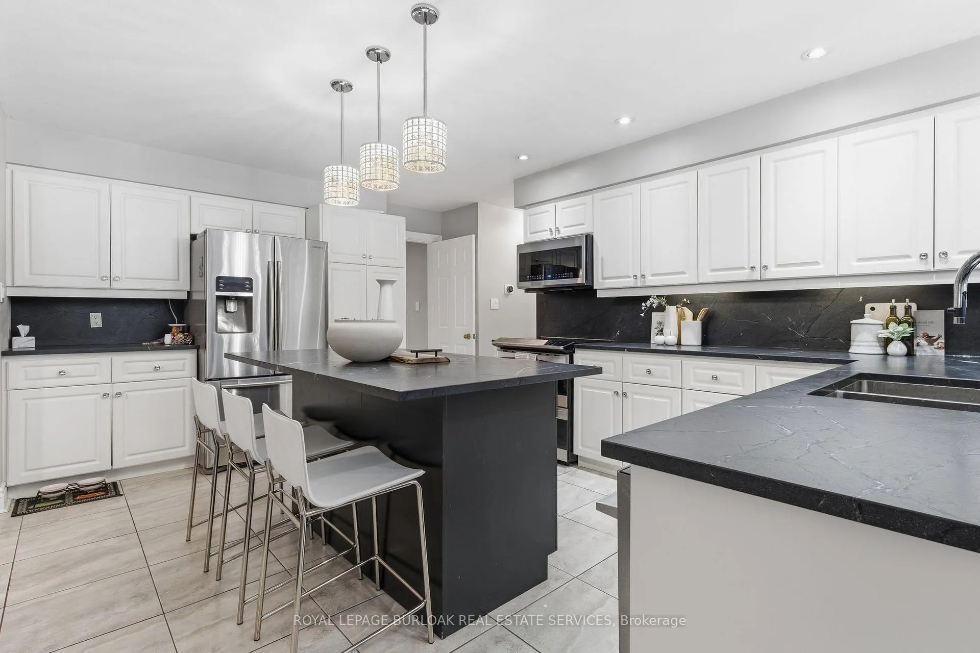 Photo 7 of 117 Miller Drive, Hamilton, Ancaster — HOMEH