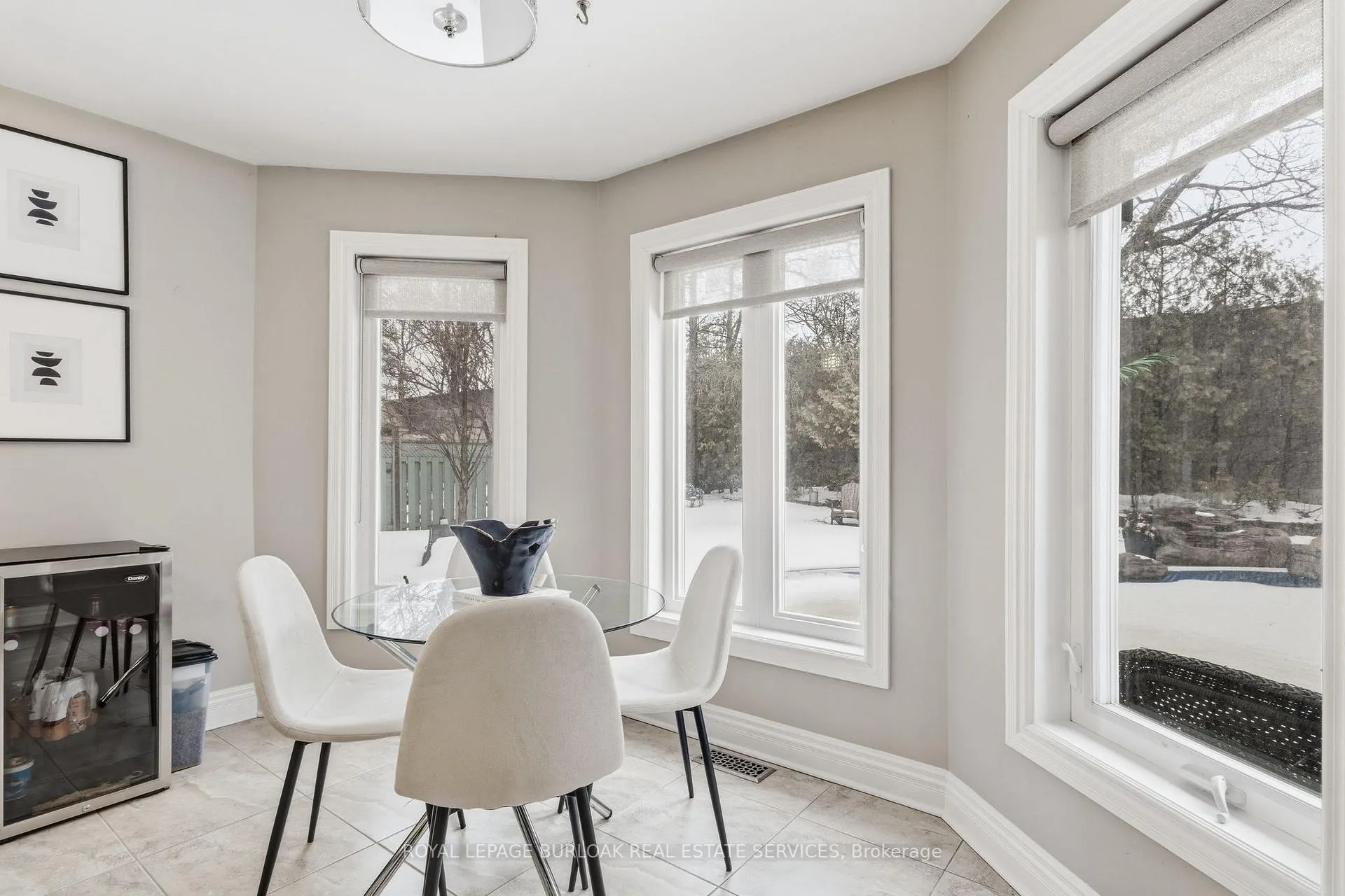 Photo 9 of 117 Miller Drive, Hamilton, Ancaster — HOMEH
