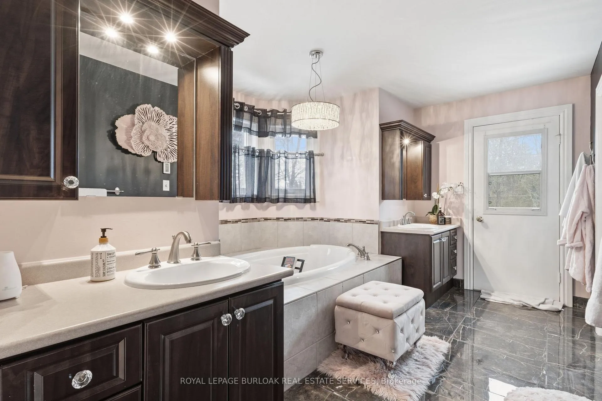 Photo 19 of 117 Miller Drive, Hamilton, Ancaster — HOMEH
