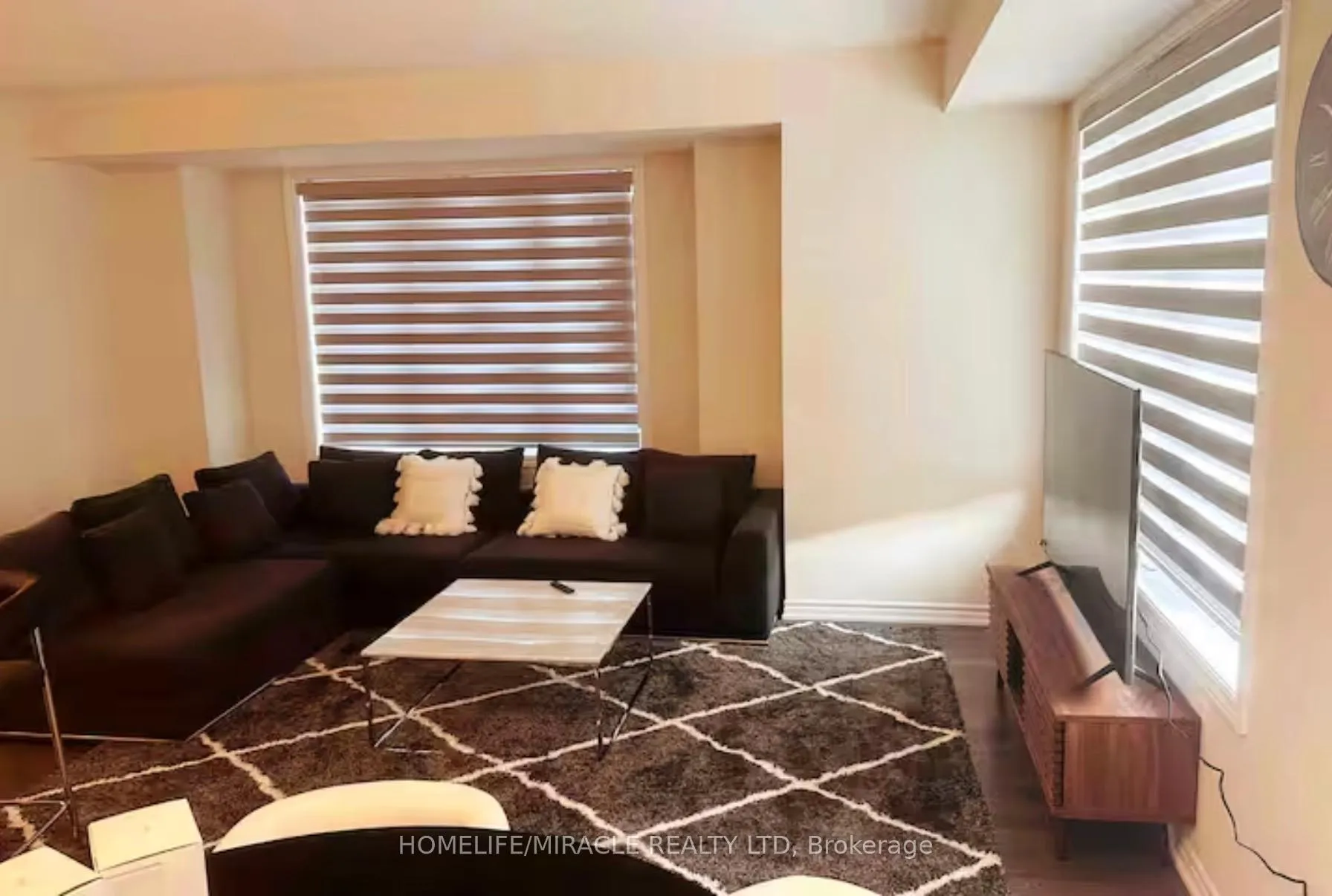 Photo 5 of 449 Barker Parkway, Thorold, Rolling Meadows — HOMEH