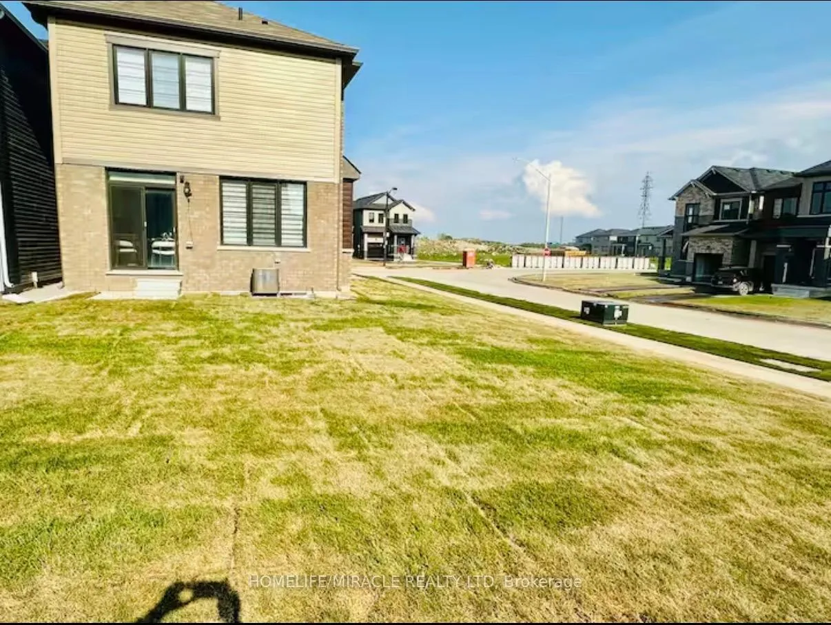 Photo 23 of 449 Barker Parkway, Thorold, Rolling Meadows — HOMEH