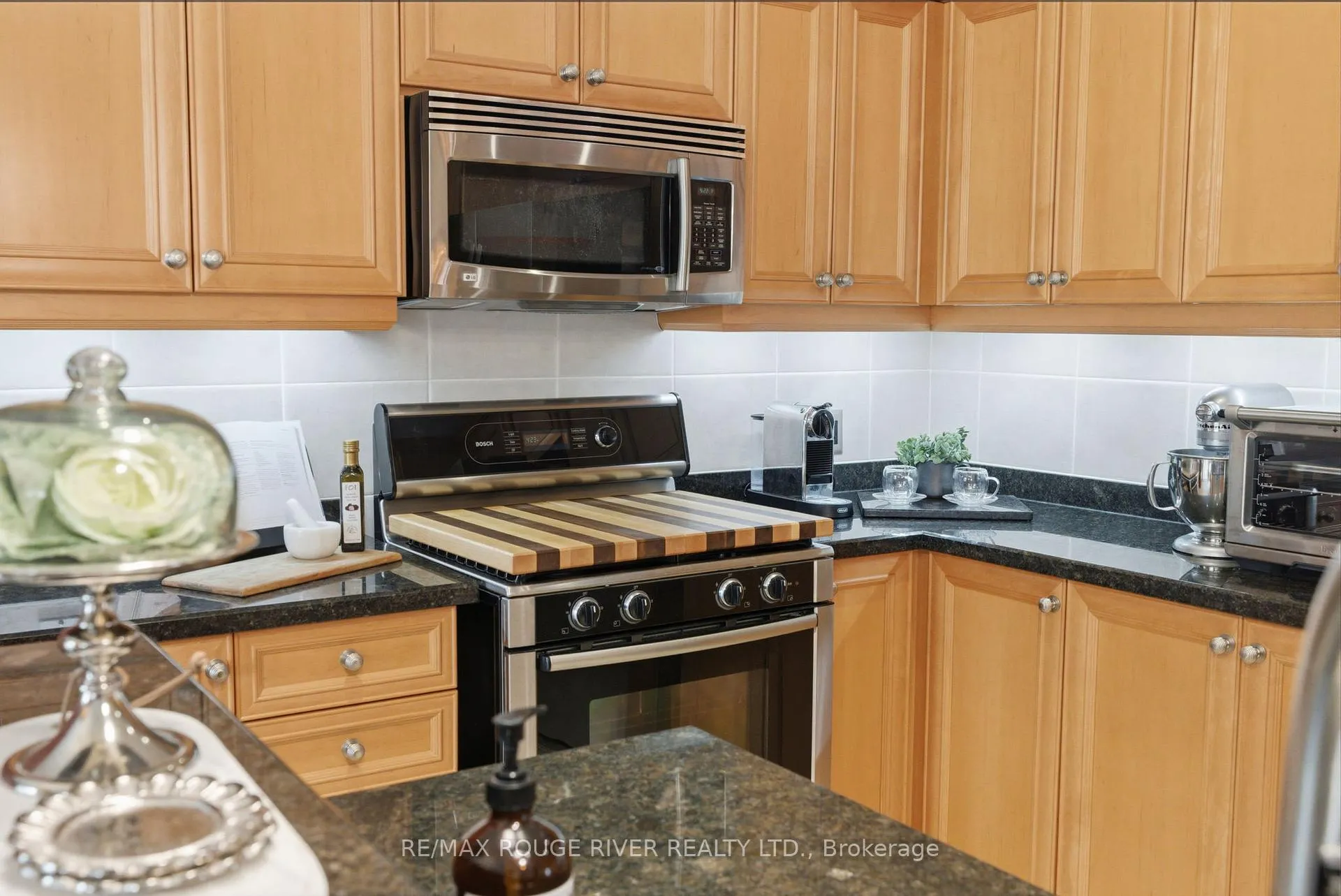 Photo 16 of 11 Bugelli Drive, Whitby, Taunton North — HOMEH