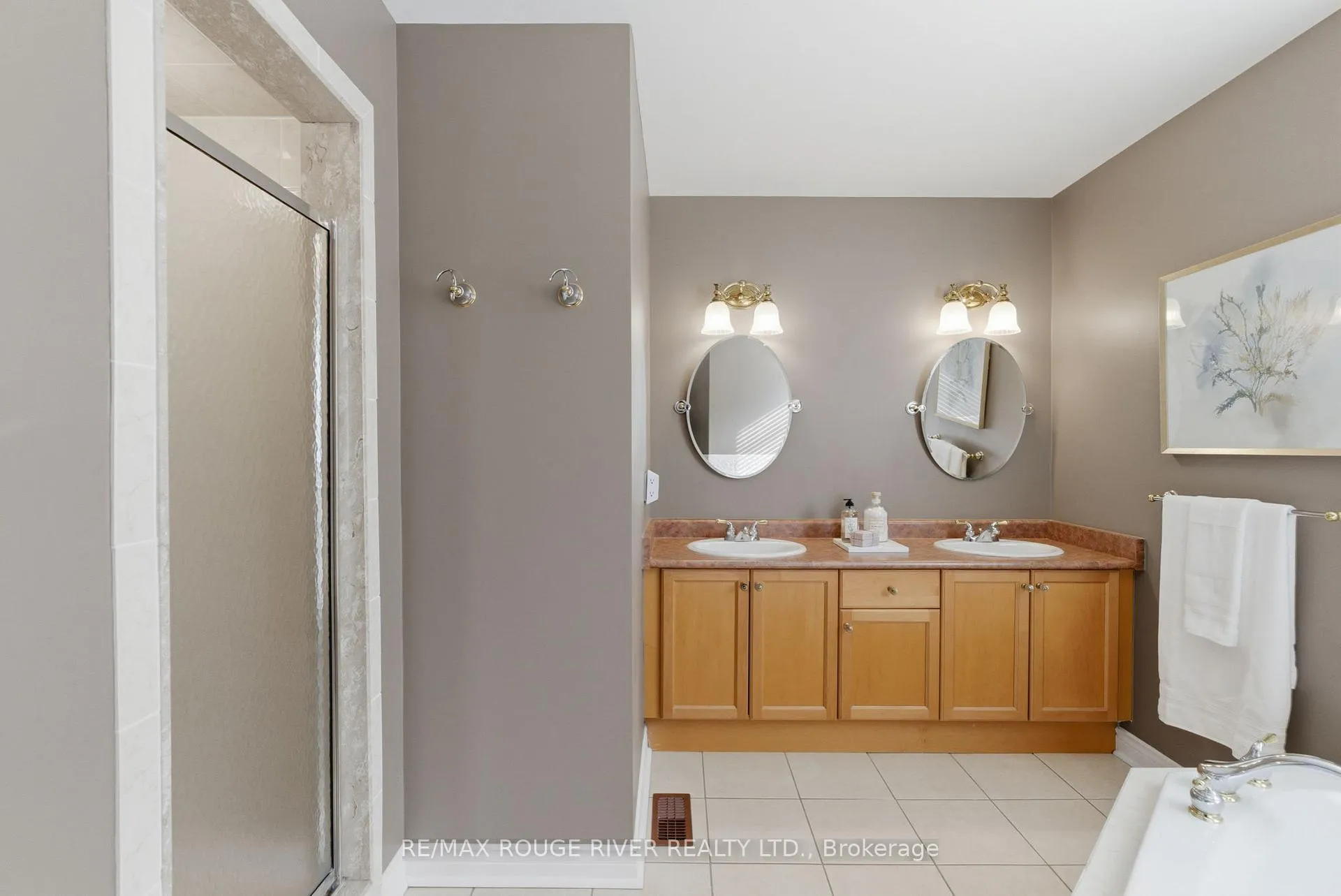Photo 35 of 11 Bugelli Drive, Whitby, Taunton North — HOMEH