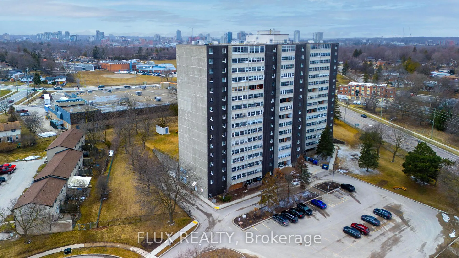 Photo 2 of Unit 1408, 225 Harvard Place, Waterloo — HOMEH