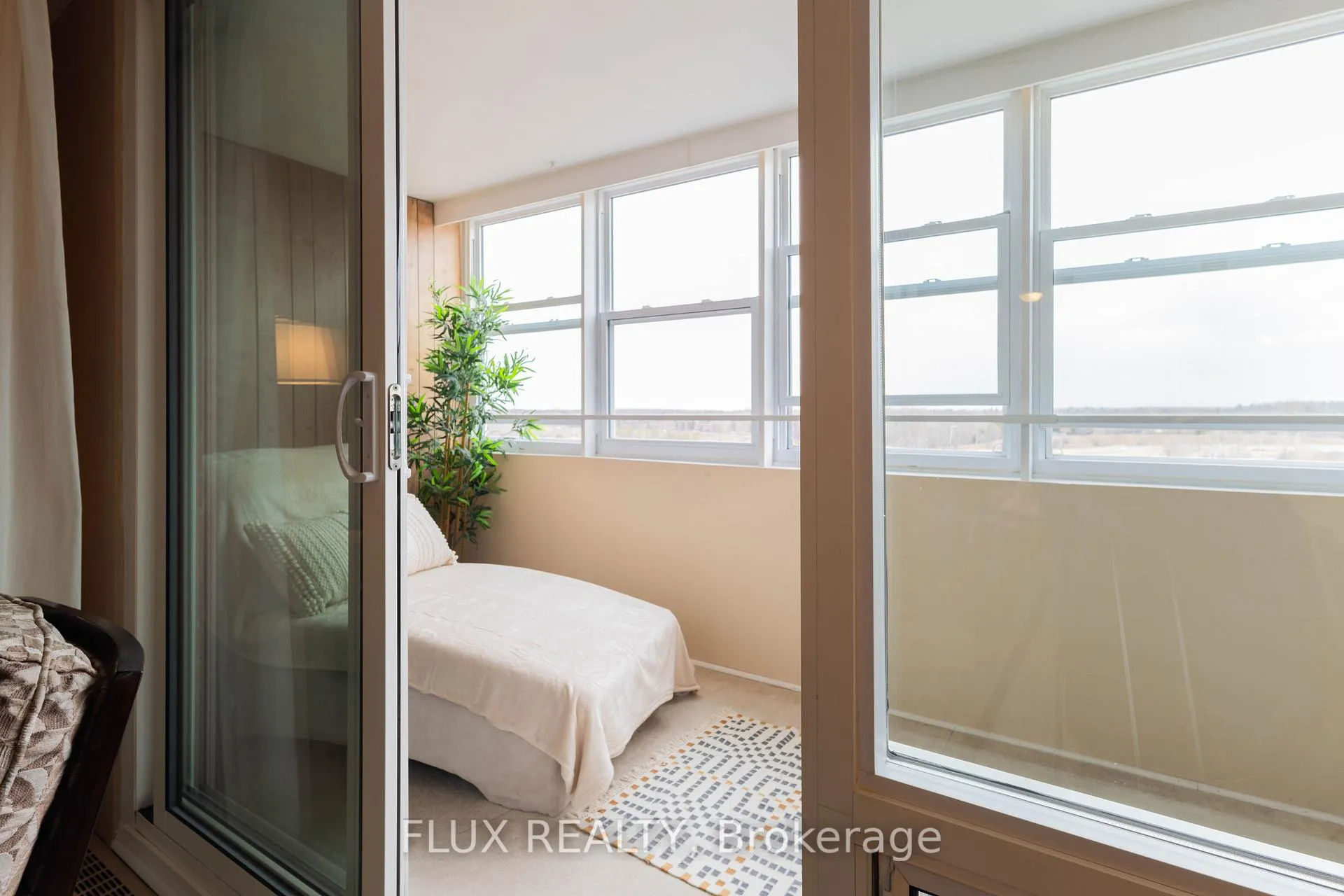 Photo 9 of Unit 1408, 225 Harvard Place, Waterloo — HOMEH