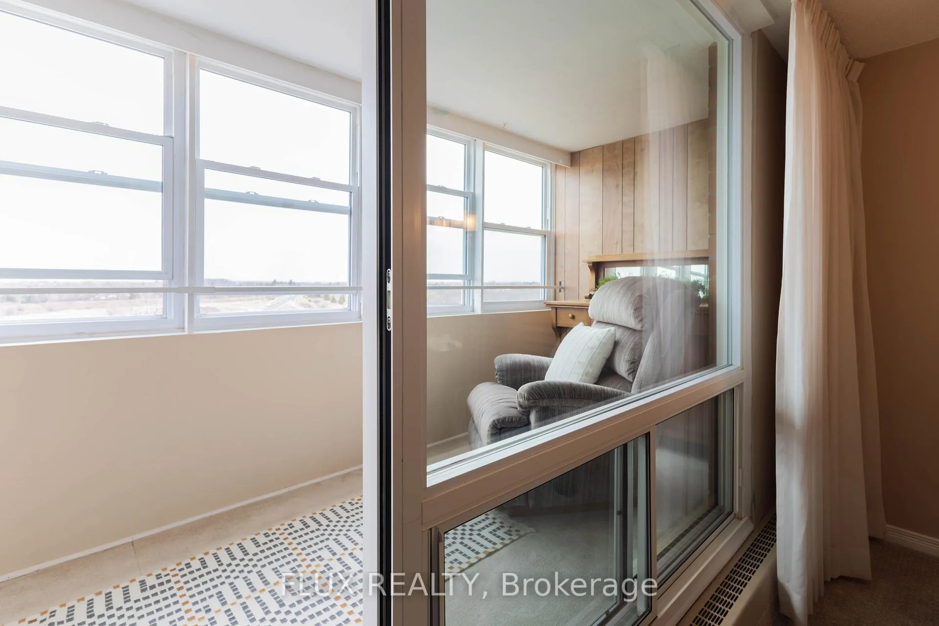 Photo 10 of Unit 1408, 225 Harvard Place, Waterloo — HOMEH