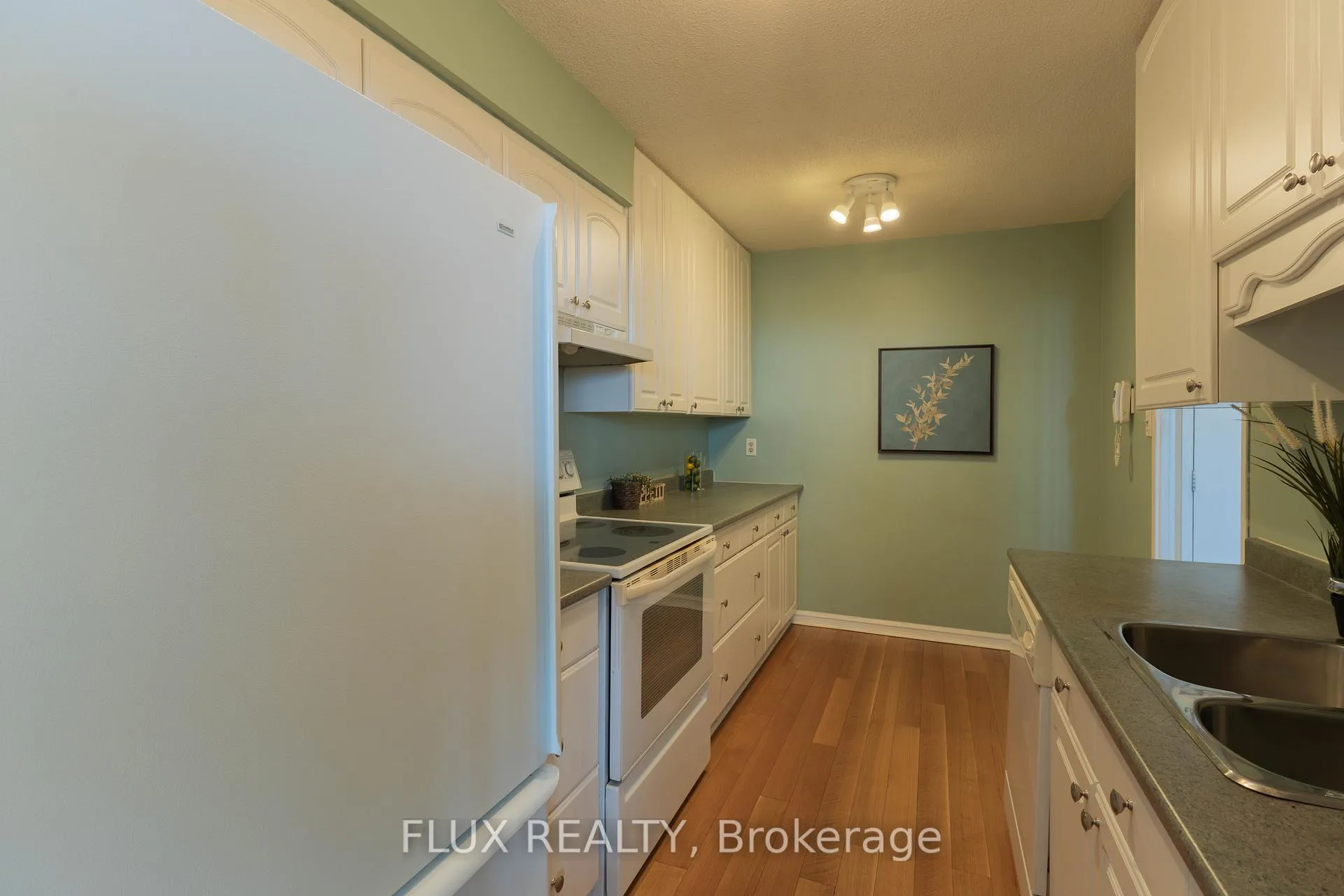 Photo 14 of Unit 1408, 225 Harvard Place, Waterloo — HOMEH