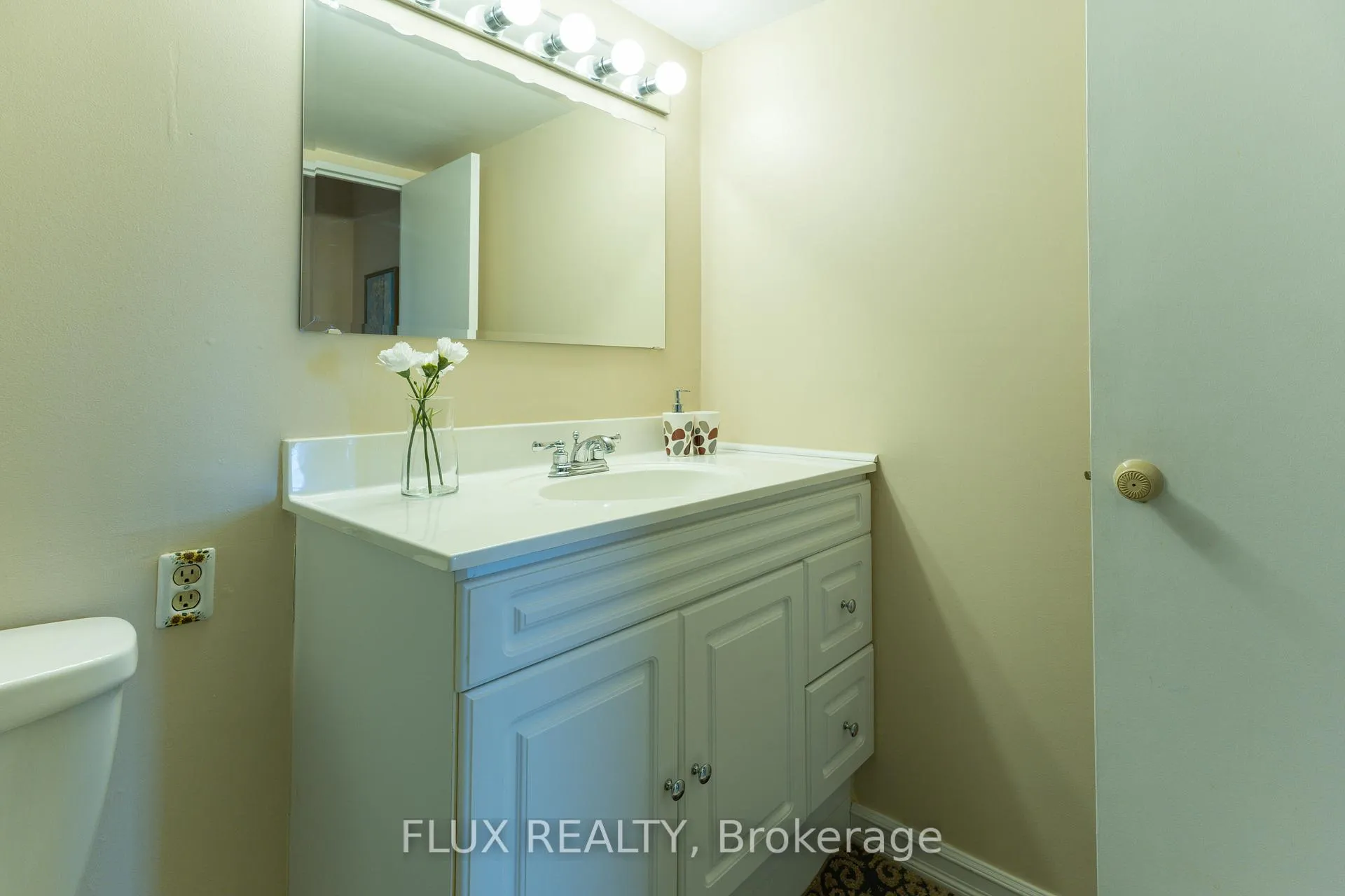 Photo 22 of Unit 1408, 225 Harvard Place, Waterloo — HOMEH