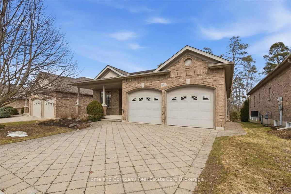 Photo 2 of 28 North Pointe Drive, Stratford — HOMEH