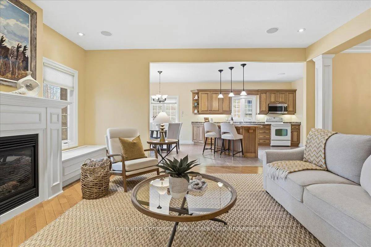Photo 11 of 28 North Pointe Drive, Stratford — HOMEH