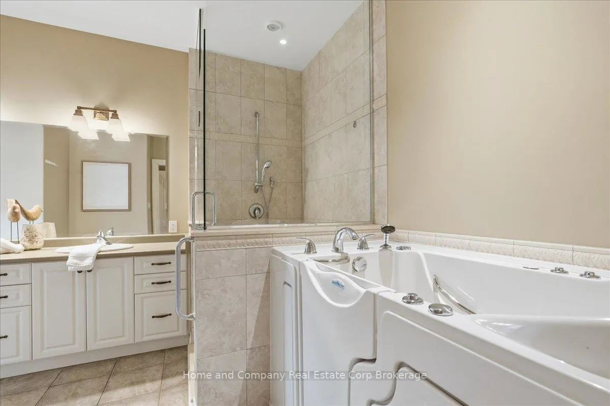 Photo 20 of 28 North Pointe Drive, Stratford — HOMEH