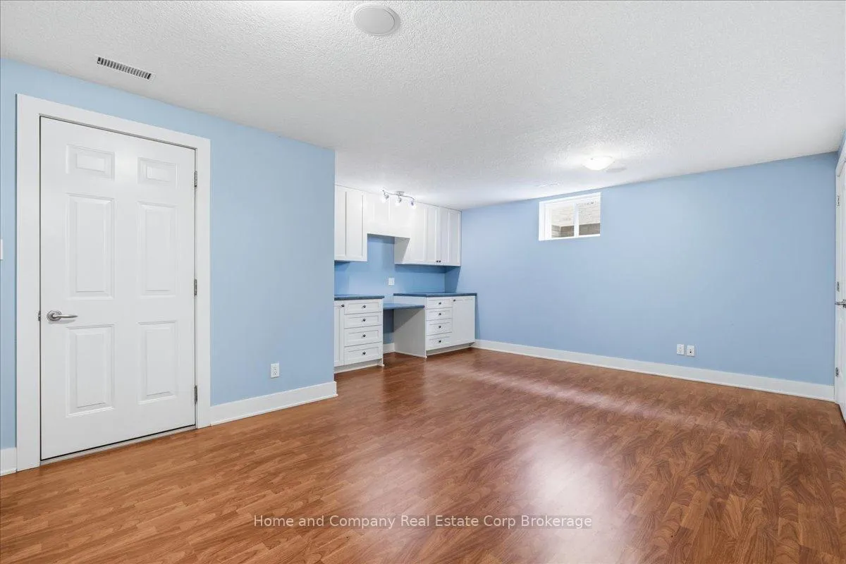 Photo 33 of 28 North Pointe Drive, Stratford — HOMEH