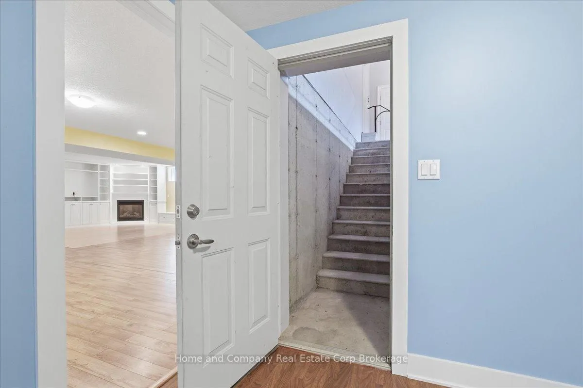 Photo 34 of 28 North Pointe Drive, Stratford — HOMEH