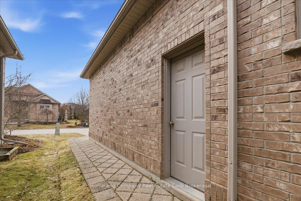 Photo 42 of 28 North Pointe Drive, Stratford — HOMEH
