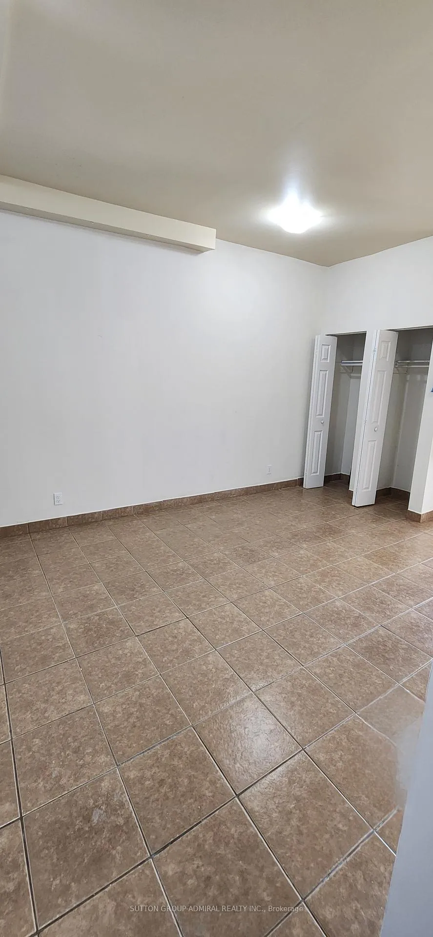 Photo 3 of Unit Upper, 1040A St Clair Avenue, Toronto, Oakwood Village — HOMEH