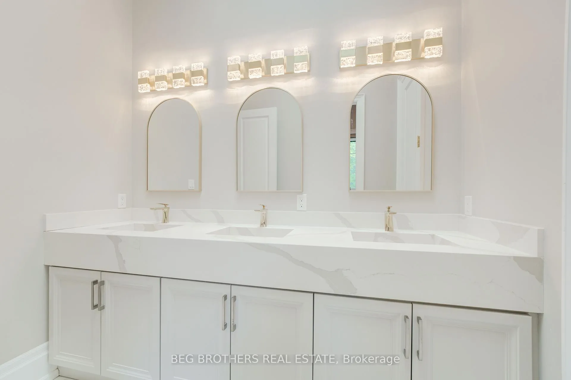 Photo 32 of 415 Sheppard Avenue, Pickering, Woodlands — HOMEH