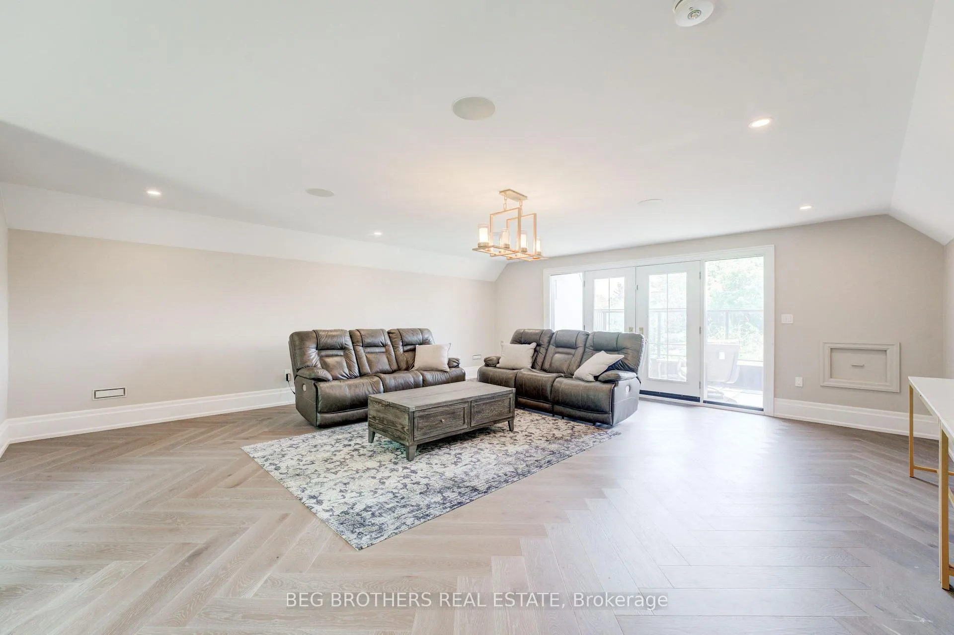 Photo 35 of 415 Sheppard Avenue, Pickering, Woodlands — HOMEH