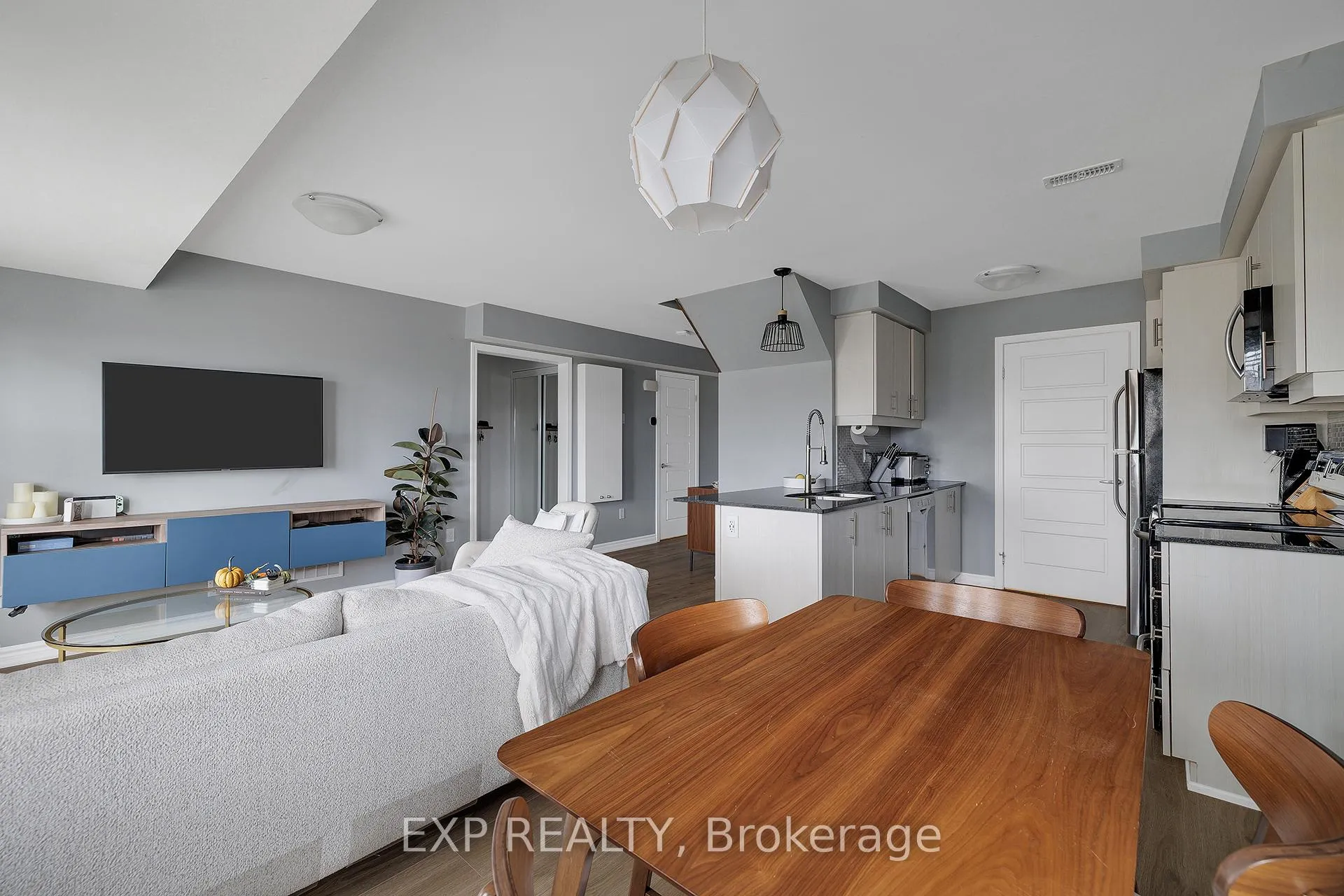 Photo 6 of 904 Apple Hill Lane, Kitchener — HOMEH