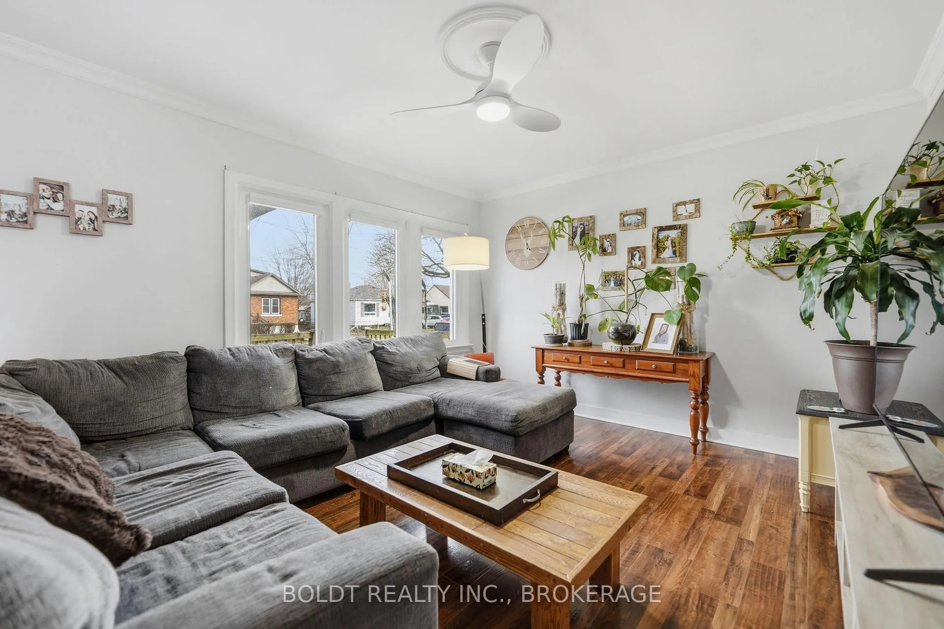 Photo 9 of 249 McAlpine Avenue S, Welland, Lincoln/Crowland — HOMEH