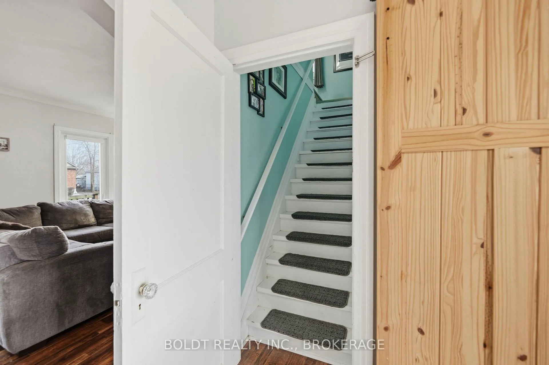 Photo 17 of 249 McAlpine Avenue S, Welland, Lincoln/Crowland — HOMEH