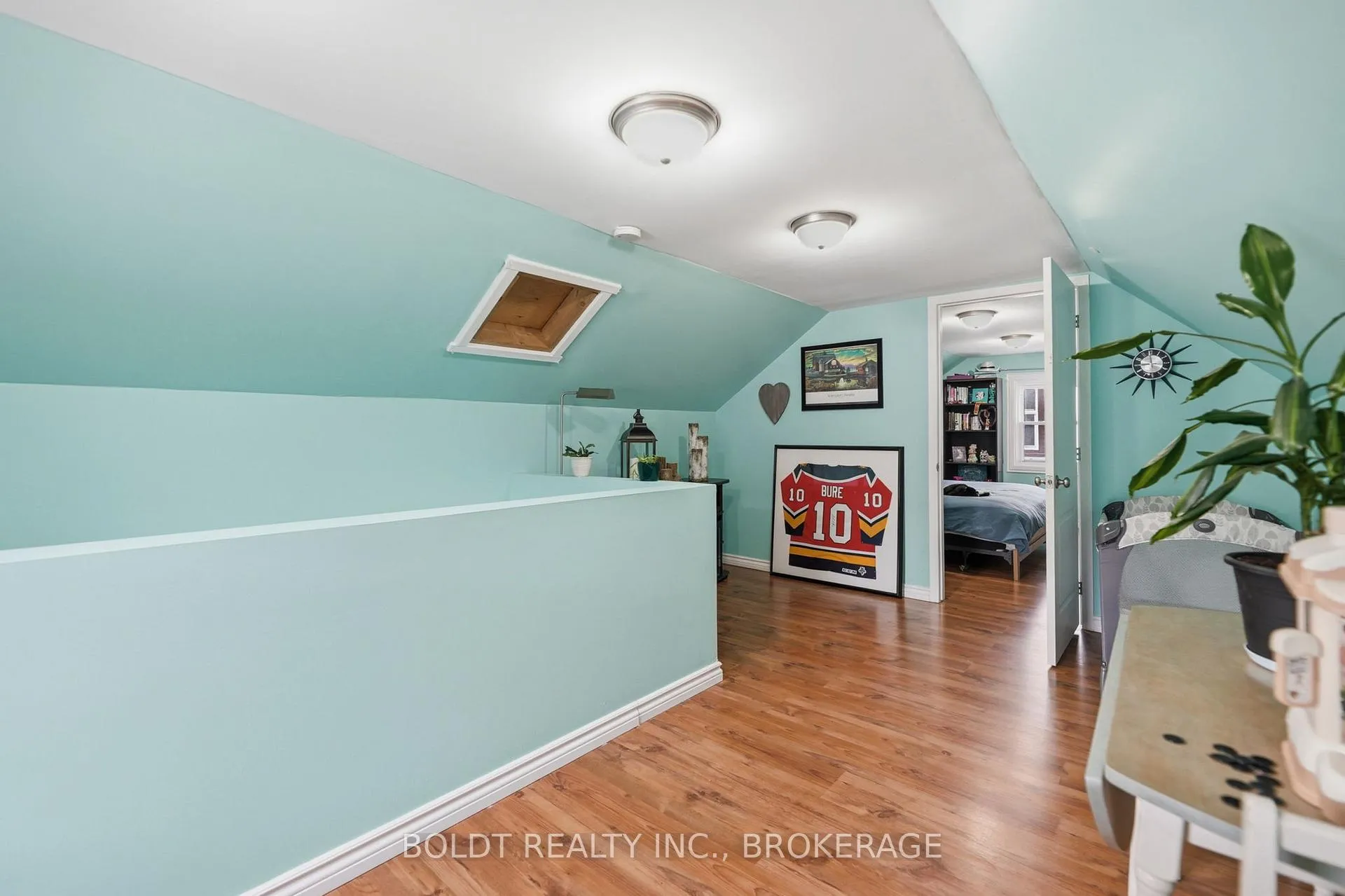 Photo 20 of 249 McAlpine Avenue S, Welland, Lincoln/Crowland — HOMEH