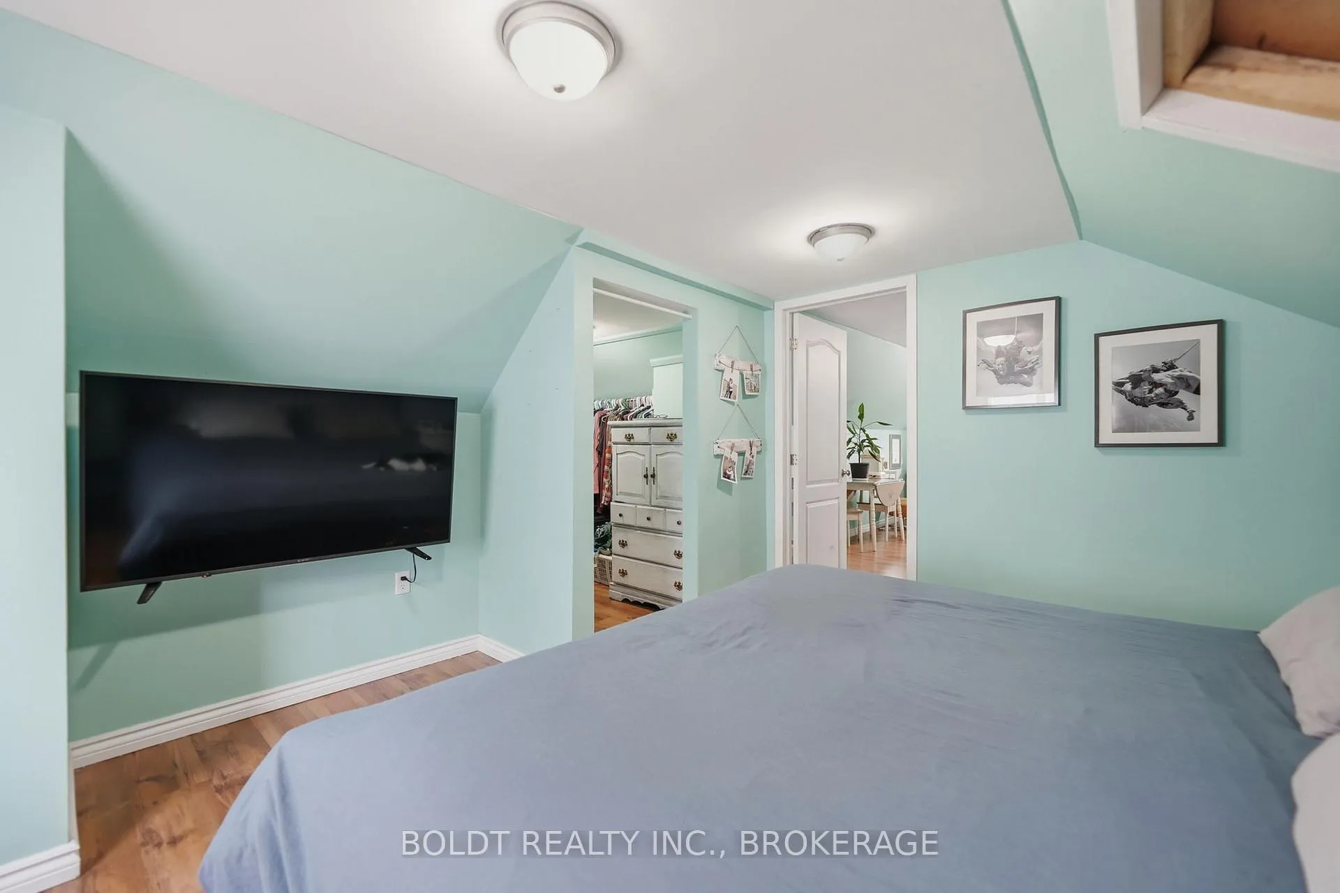 Photo 22 of 249 McAlpine Avenue S, Welland, Lincoln/Crowland — HOMEH