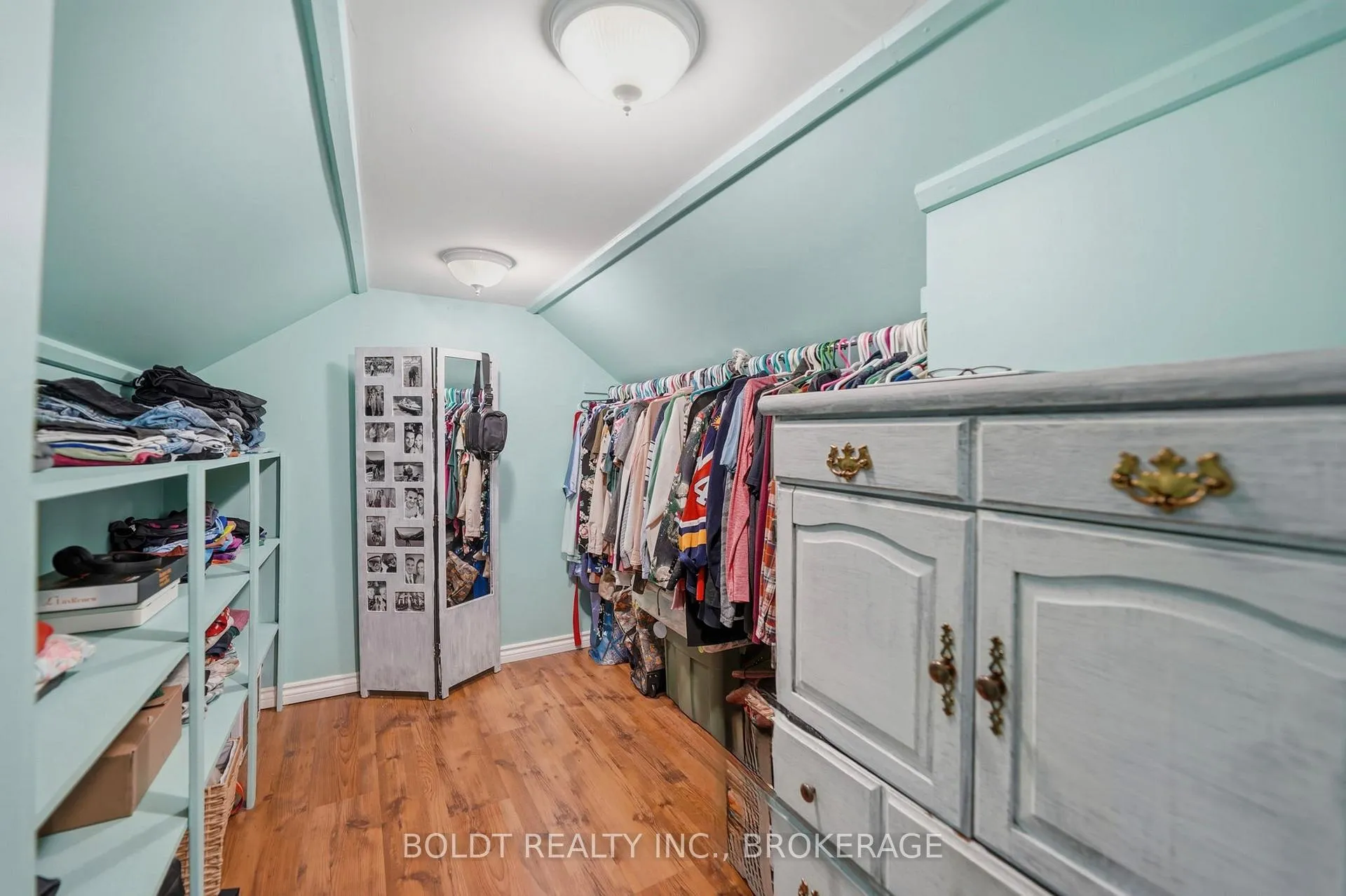 Photo 23 of 249 McAlpine Avenue S, Welland, Lincoln/Crowland — HOMEH