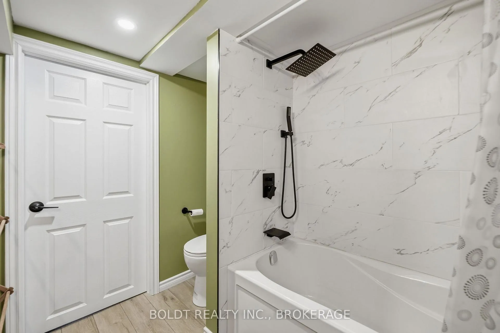 Photo 34 of 249 McAlpine Avenue S, Welland, Lincoln/Crowland — HOMEH