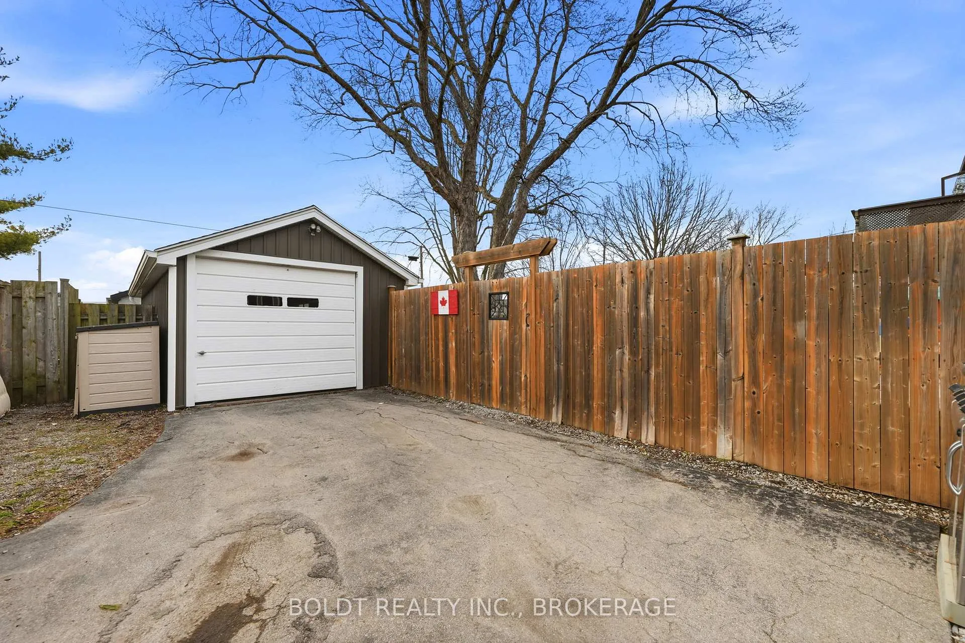 Photo 37 of 249 McAlpine Avenue S, Welland, Lincoln/Crowland — HOMEH