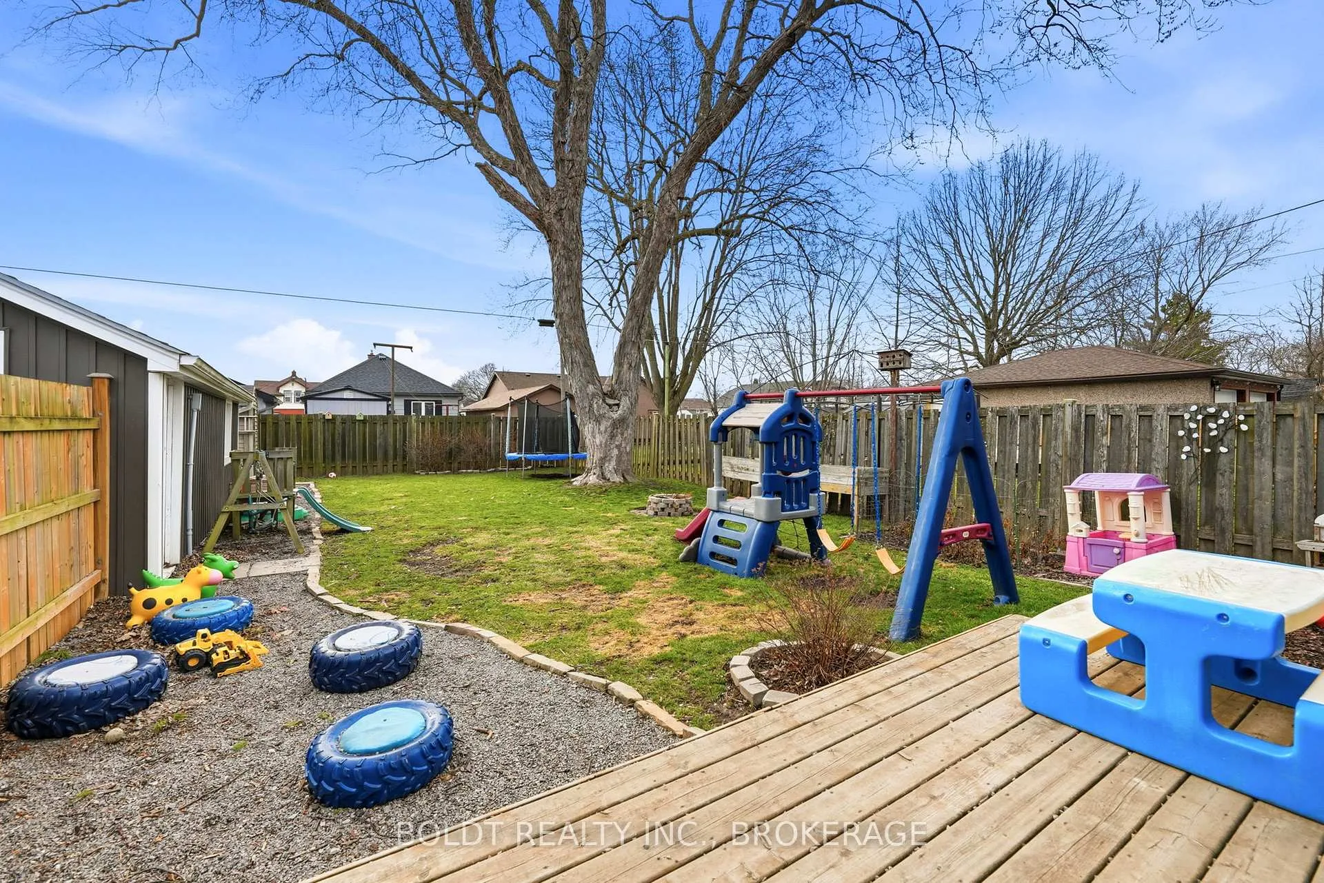 Photo 38 of 249 McAlpine Avenue S, Welland, Lincoln/Crowland — HOMEH