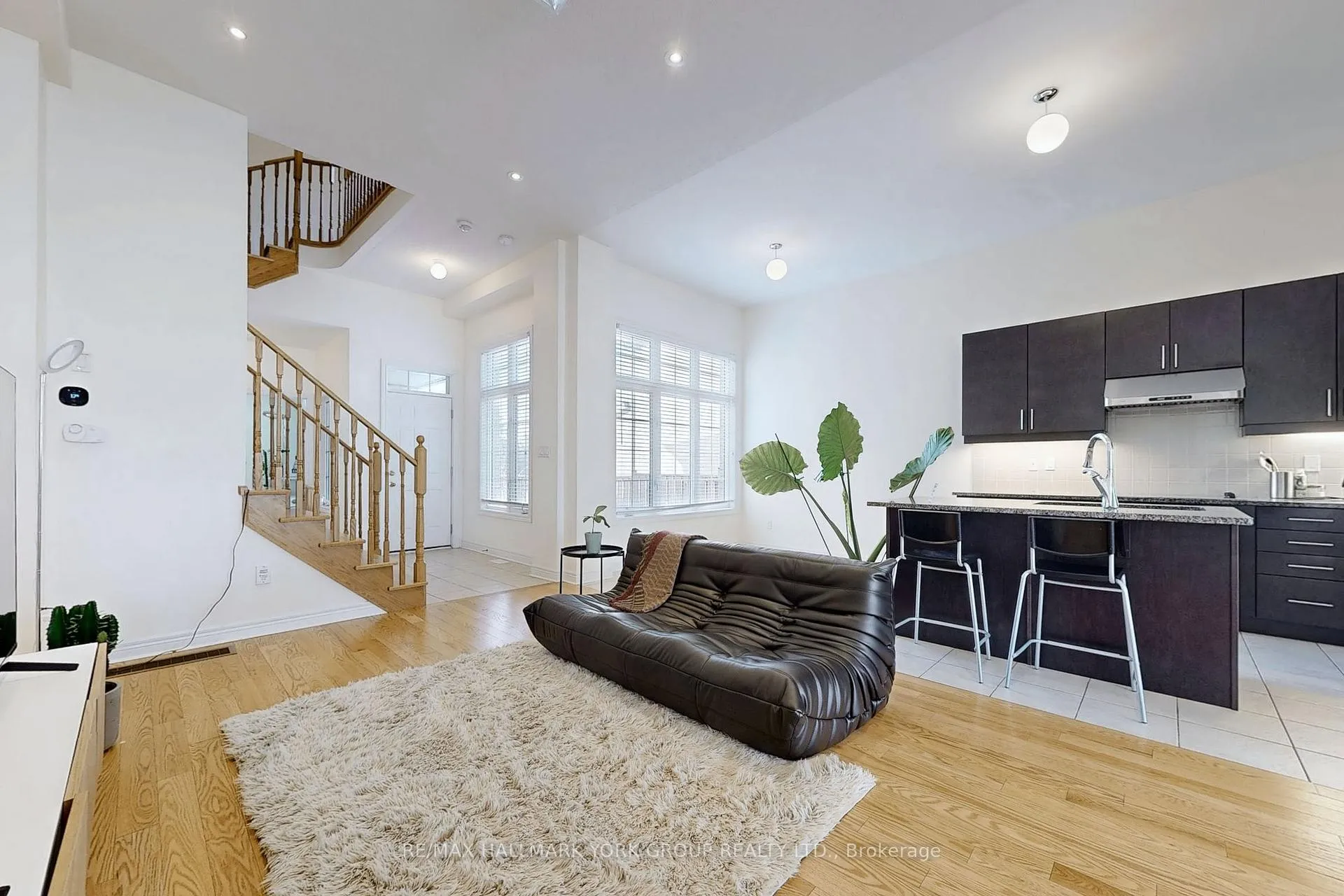 Photo 6 of 90 Braebrook Drive, Whitby, Rolling Acres — HOMEH