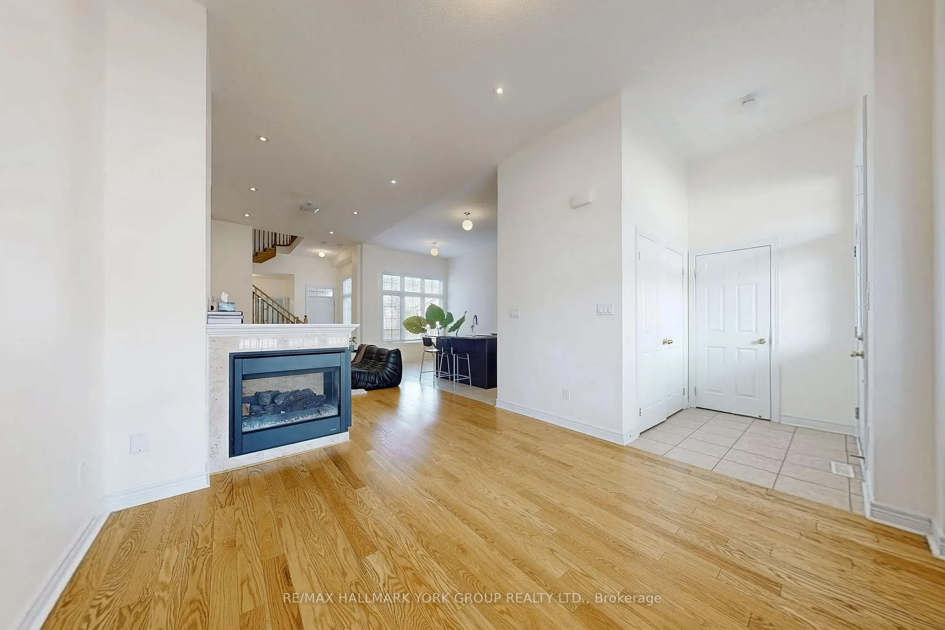 Photo 10 of 90 Braebrook Drive, Whitby, Rolling Acres — HOMEH