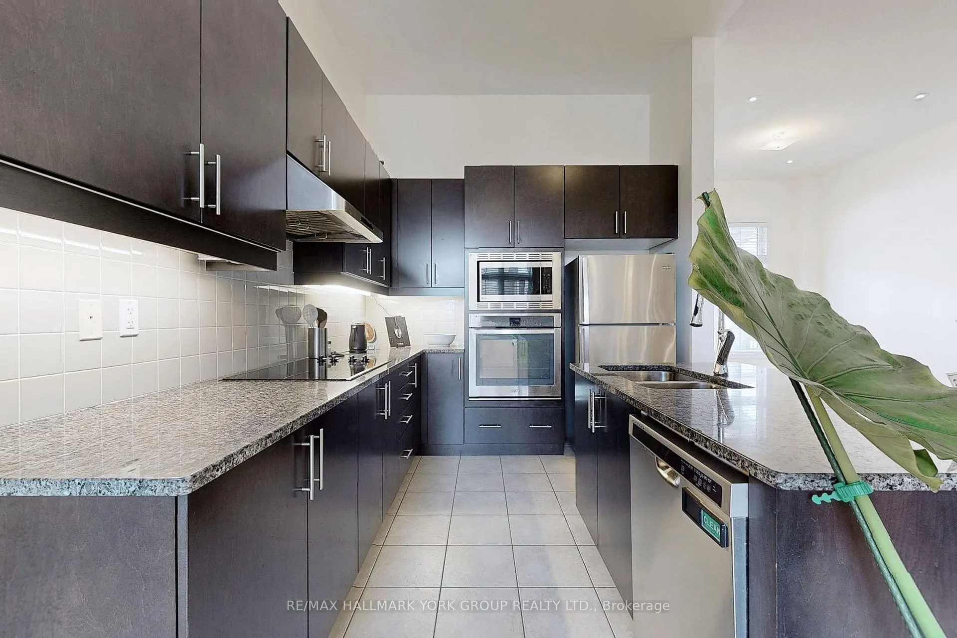 Photo 12 of 90 Braebrook Drive, Whitby, Rolling Acres — HOMEH